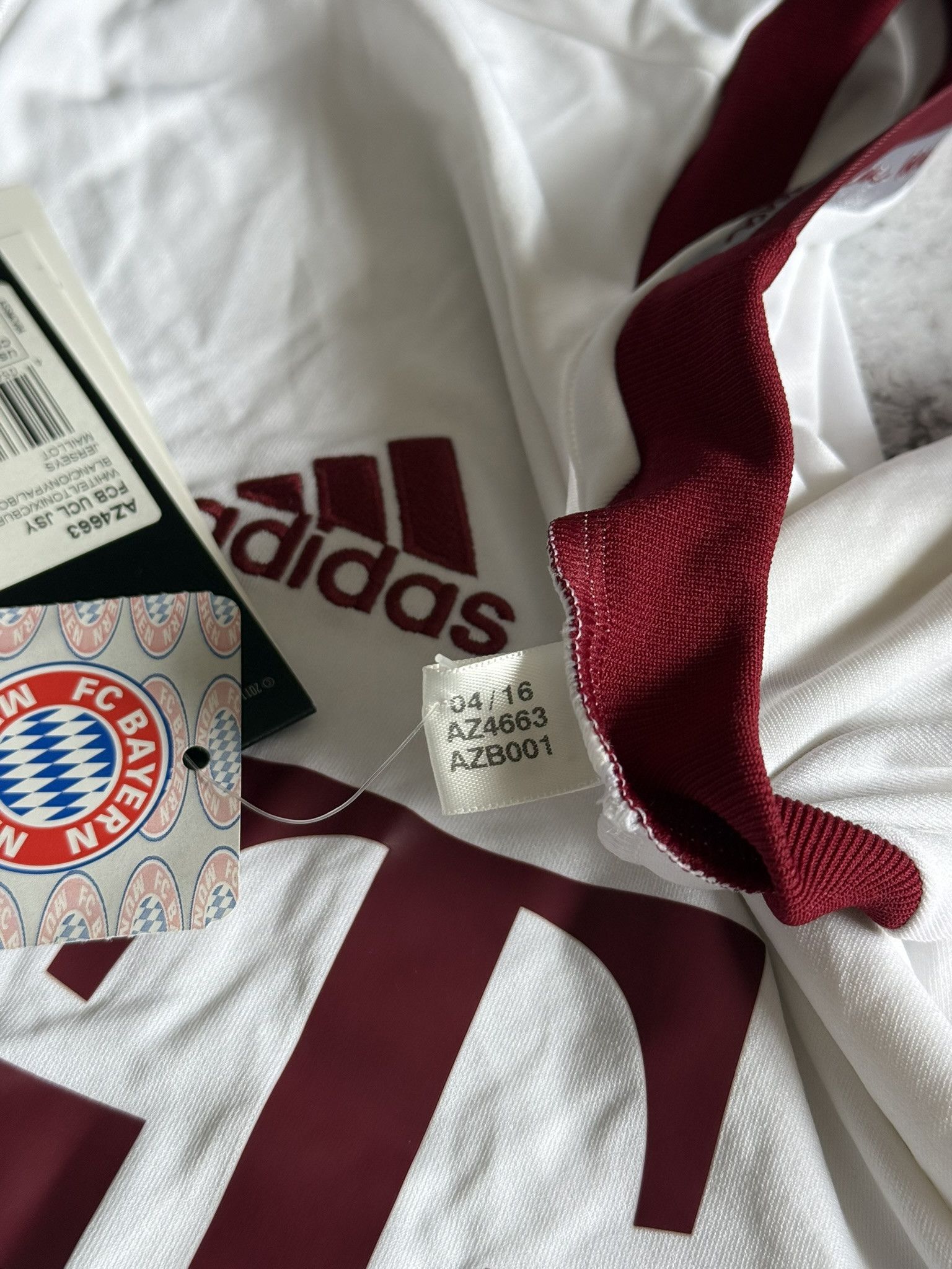 Adidas BAYERN MUNICH 2016 2017 FOOTBALL SHIRT JERSEY ADIDAS size M Size US M / EU 48-50 / 2 - 6 Thumbnail