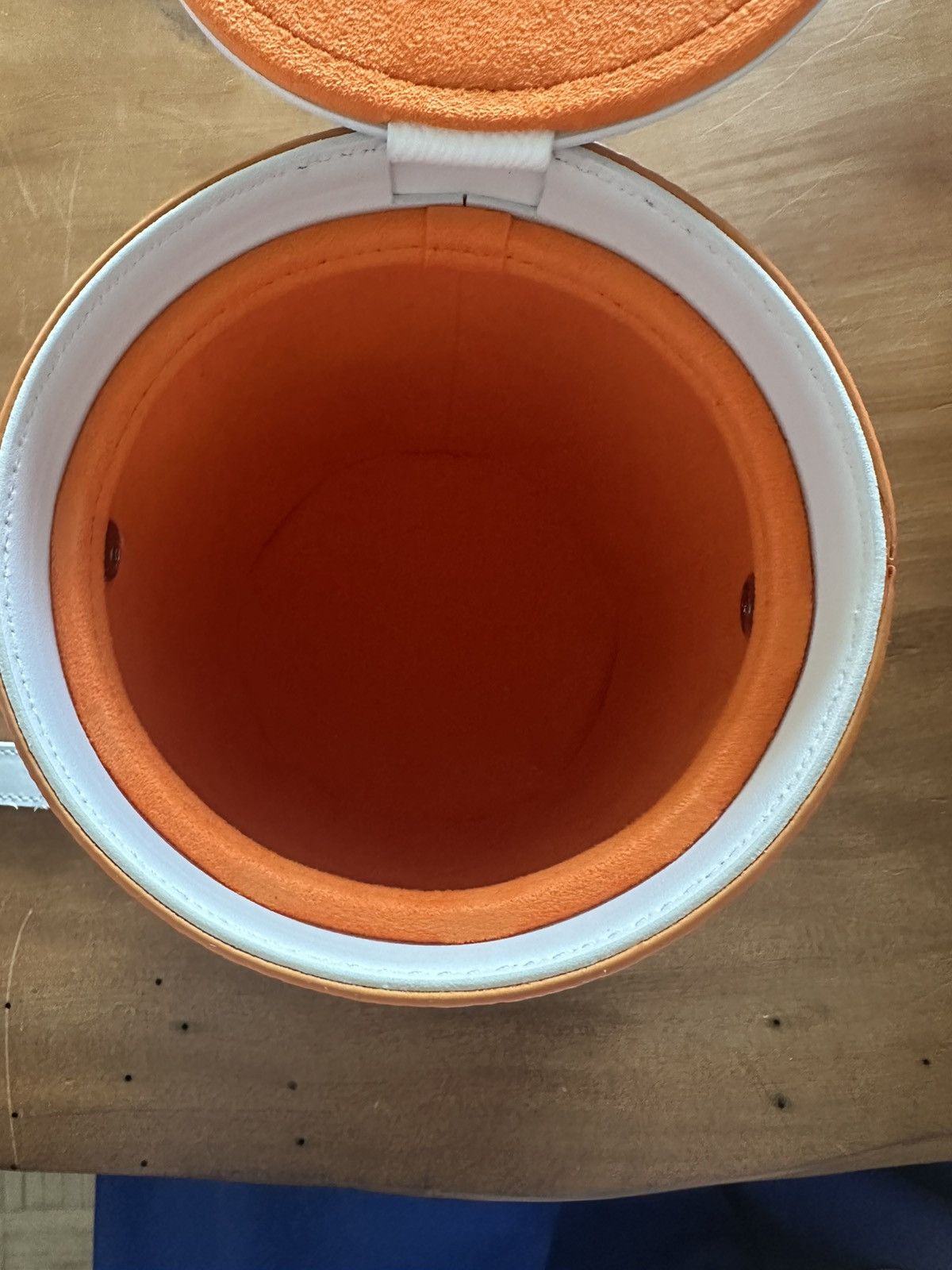 Louis Vuitton Louis Vuitton AF 2022 paint bucket Size ONE SIZE - 7 Thumbnail