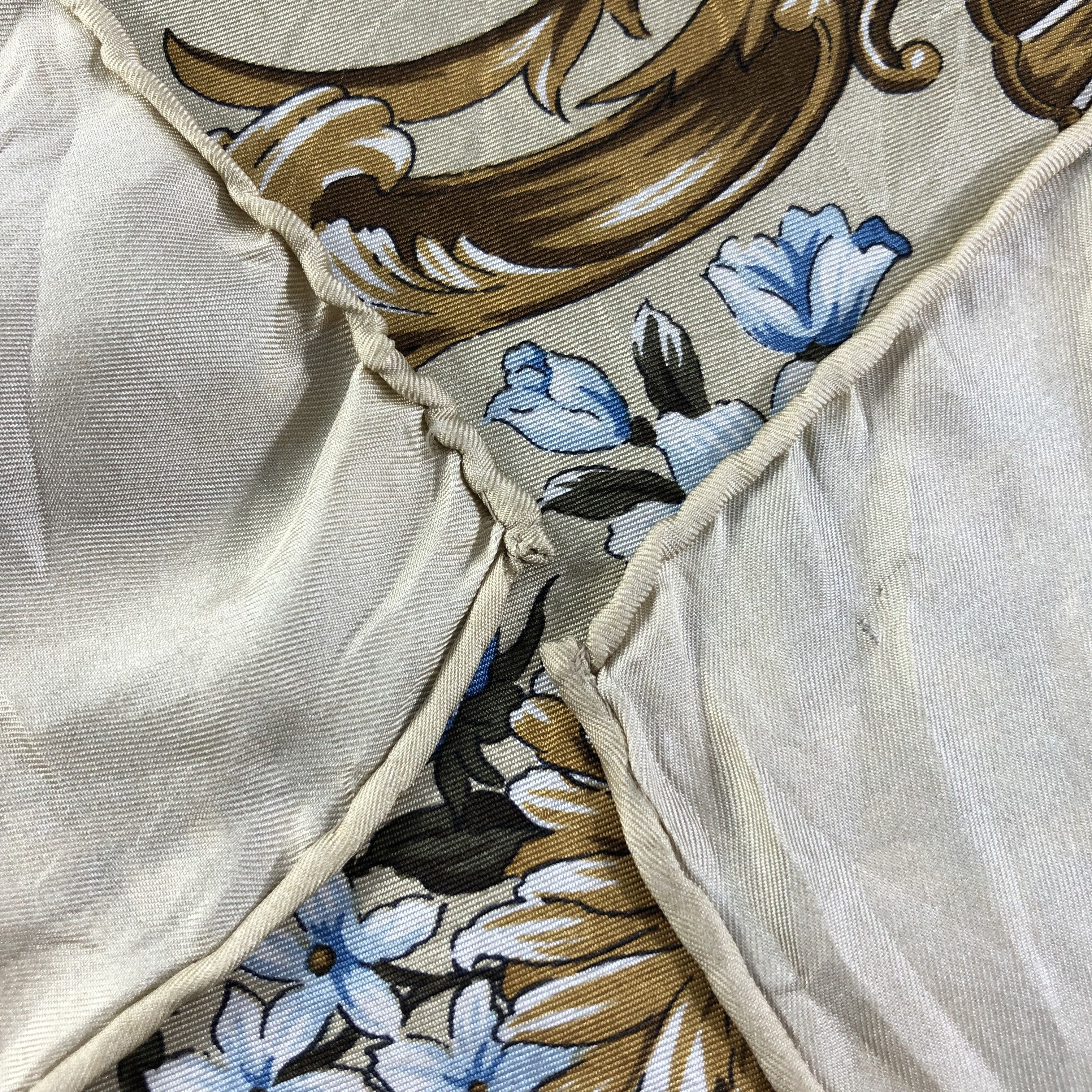 Japanese Brand Luxury Baroque Silk Scarf M770 Size ONE SIZE - 3 Thumbnail
