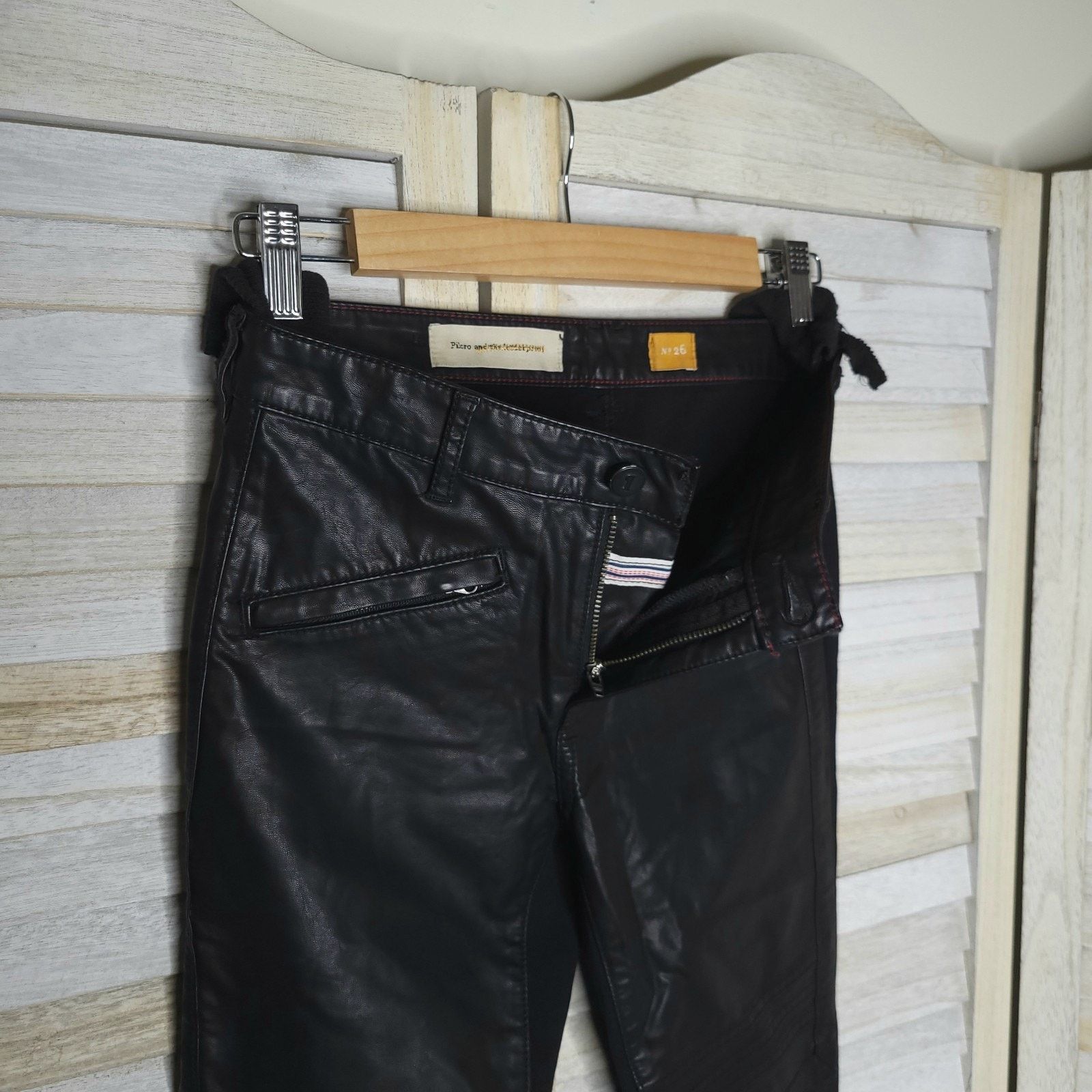 Anthropologie Pilcro Anthropologie 26 Vegan Leather Pants Black Skinny Size 28" / US 6 / IT 42 - 2 Thumbnail