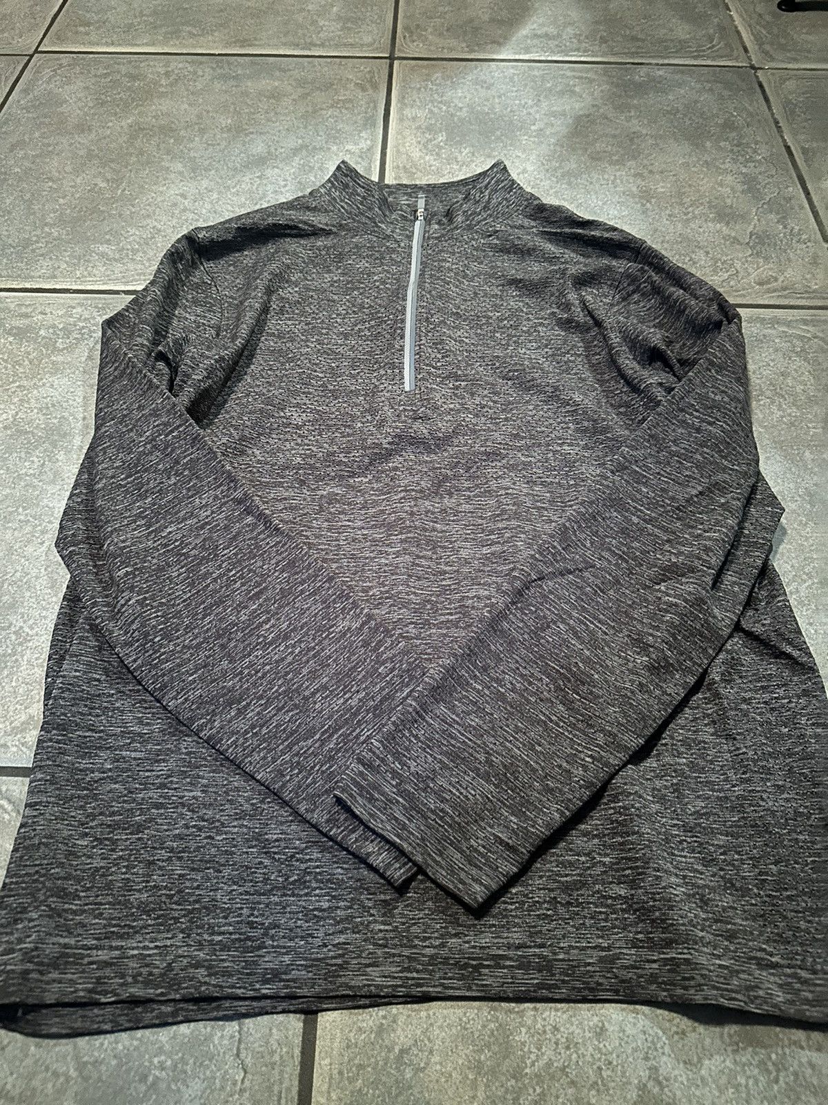 Lululemon Lululemon Long sleeve half zip Size US L / EU 52-54 / 3 - 1 Thumbnail