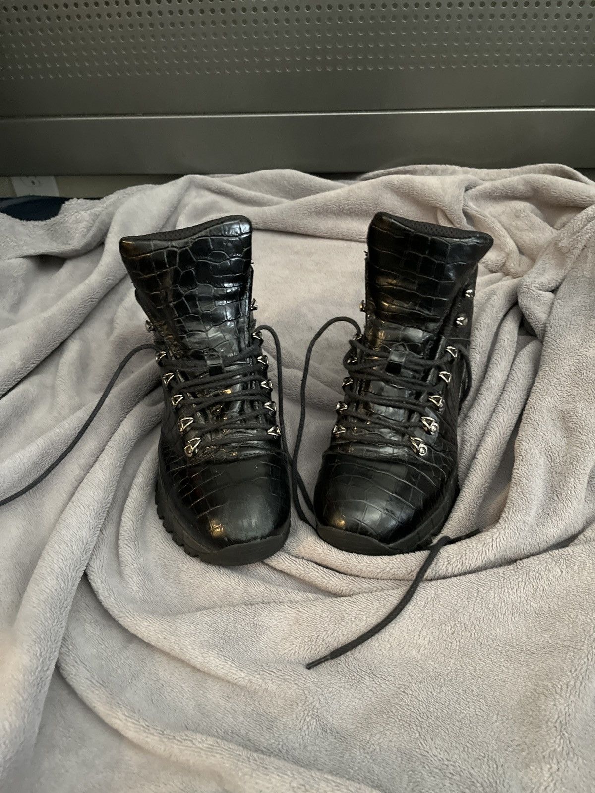 1017 ALYX 9SM × ROA 1017 ALYX 9SM Black Roa Croc Hiking Boots Size US 8 / IT 38 - 1 Thumbnail