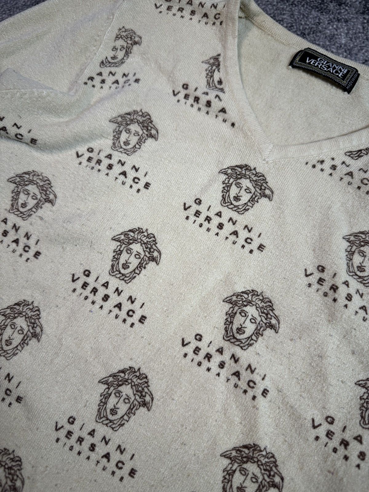 Versace Versace Logo Sweater Very Rare Streetwear Casual VTg S Size S / US 4 / IT 40 - 2 Thumbnail