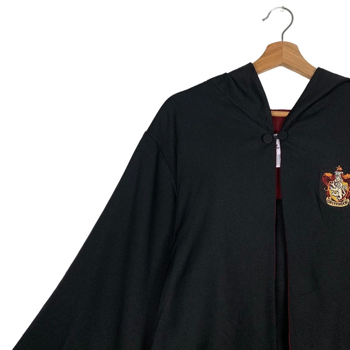 Universal Studios HARRY POTTER GRYFFINDOR CLOAK / CAPE #0235-C11 Size US M / EU 48-50 / 2 - 8 Thumbnail