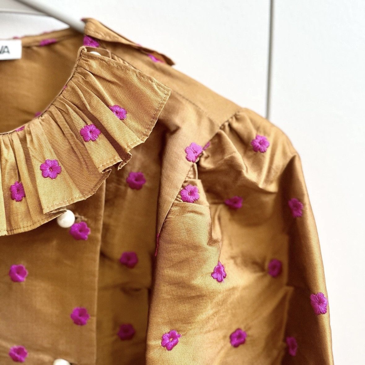 Batsheva Batsheva Petal Blouse Turmeric Embroidered Silk Taffeta NWOT Size XS / US 0-2 / IT 36-38 - 7 Thumbnail