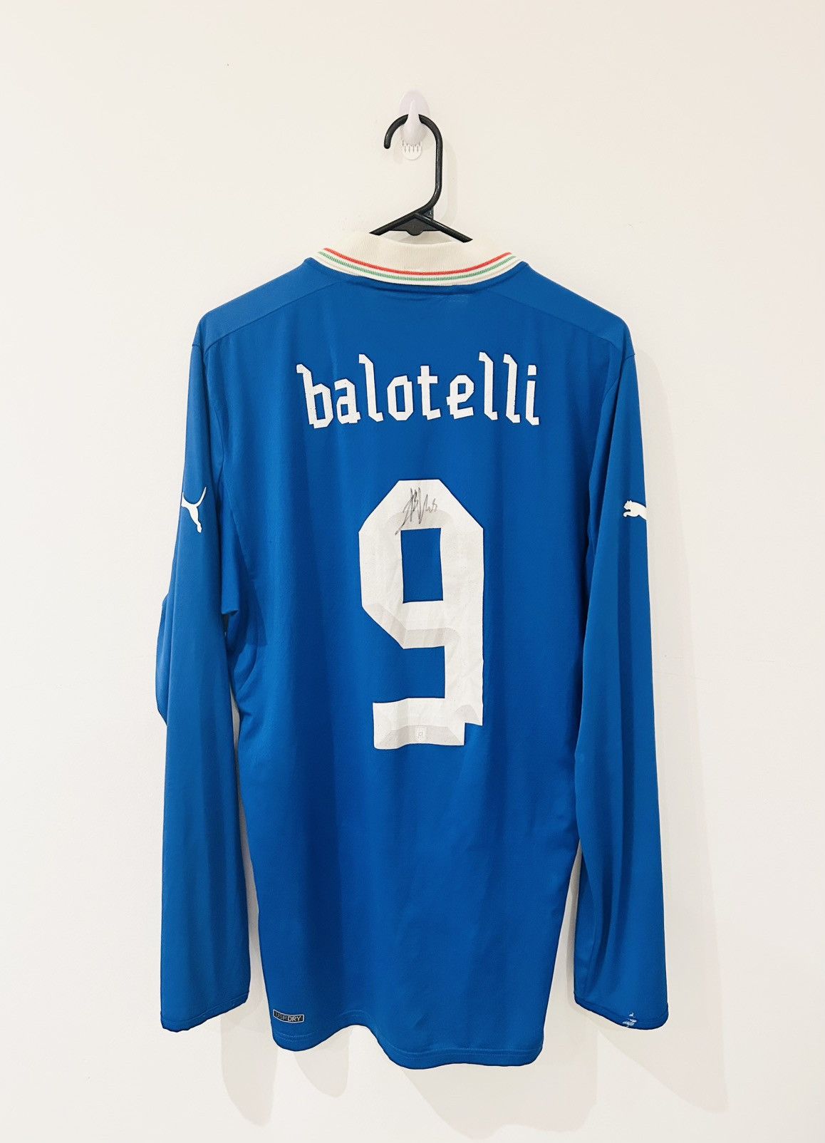 Puma × Vintage Italy 2012/13 home jersey Size US XL / EU 56 / 4 - 1 Thumbnail