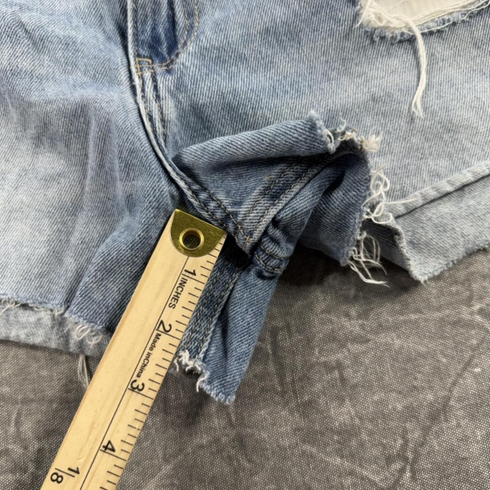 Hollister Hollister Light Wash Distressed Denim Shorts Size 0 Size 25" / US 0 / IT 36 - 3 Thumbnail