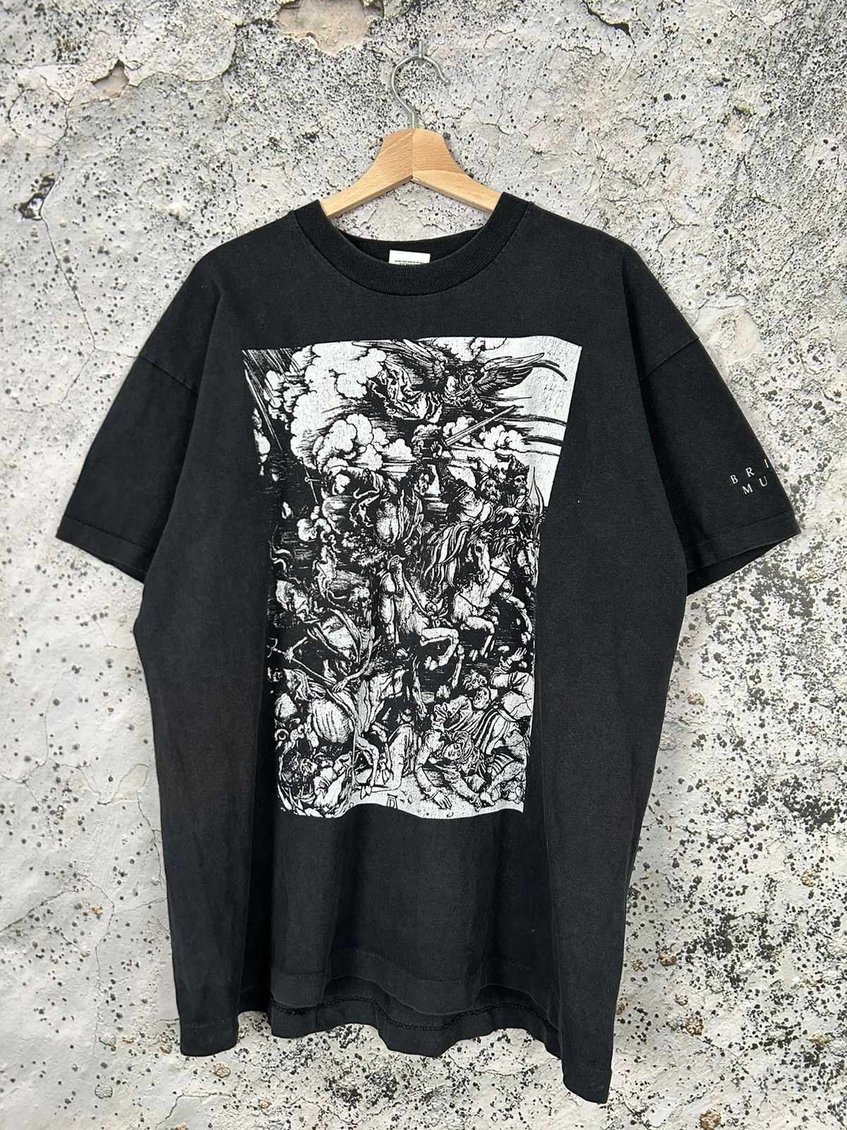 Vintage Vintage British Museum Art Graphic Tee War Horror Punk 90s Size US XL / EU 56 / 4 - 1 Thumbnail