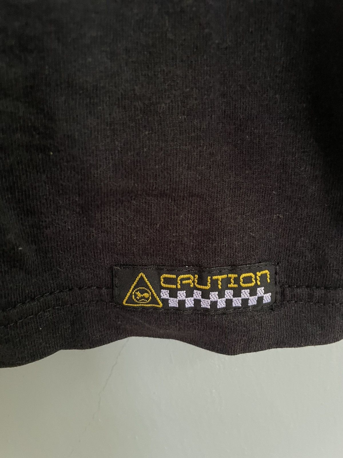 Girl Skateboards Vintage Caution Australia bitch skateboard parody t shirt Size US XL / EU 56 / 4 - 6 Thumbnail