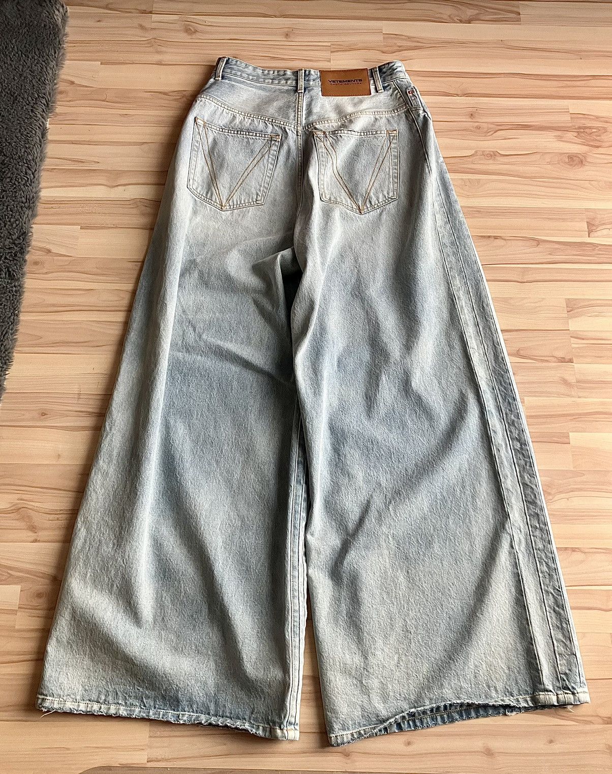 Vetements Vetements: Big Shape Jeans Light/ Ice Blue Size US 31 - 4 Thumbnail