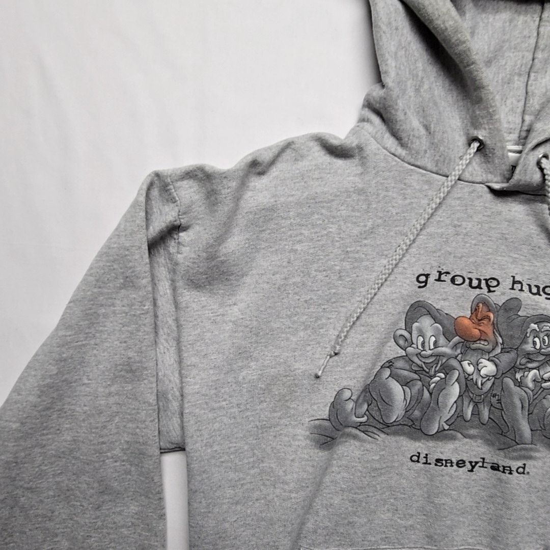 Vintage Vintage Disneyland Resort Dwarfs M Group Hug Grumpy Hoodie Size US M / EU 48-50 / 2 - 7 Thumbnail
