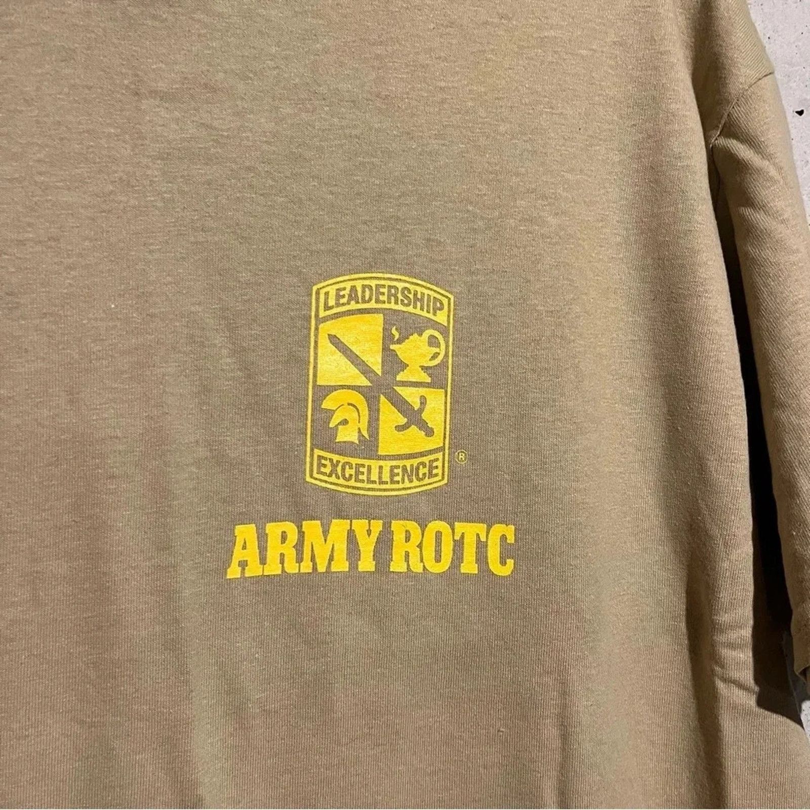 Gildan Army ROTC Men Leadership Sand Tan T-Shirt Size Large NEW Size US L / EU 52-54 / 3 - 2 Thumbnail
