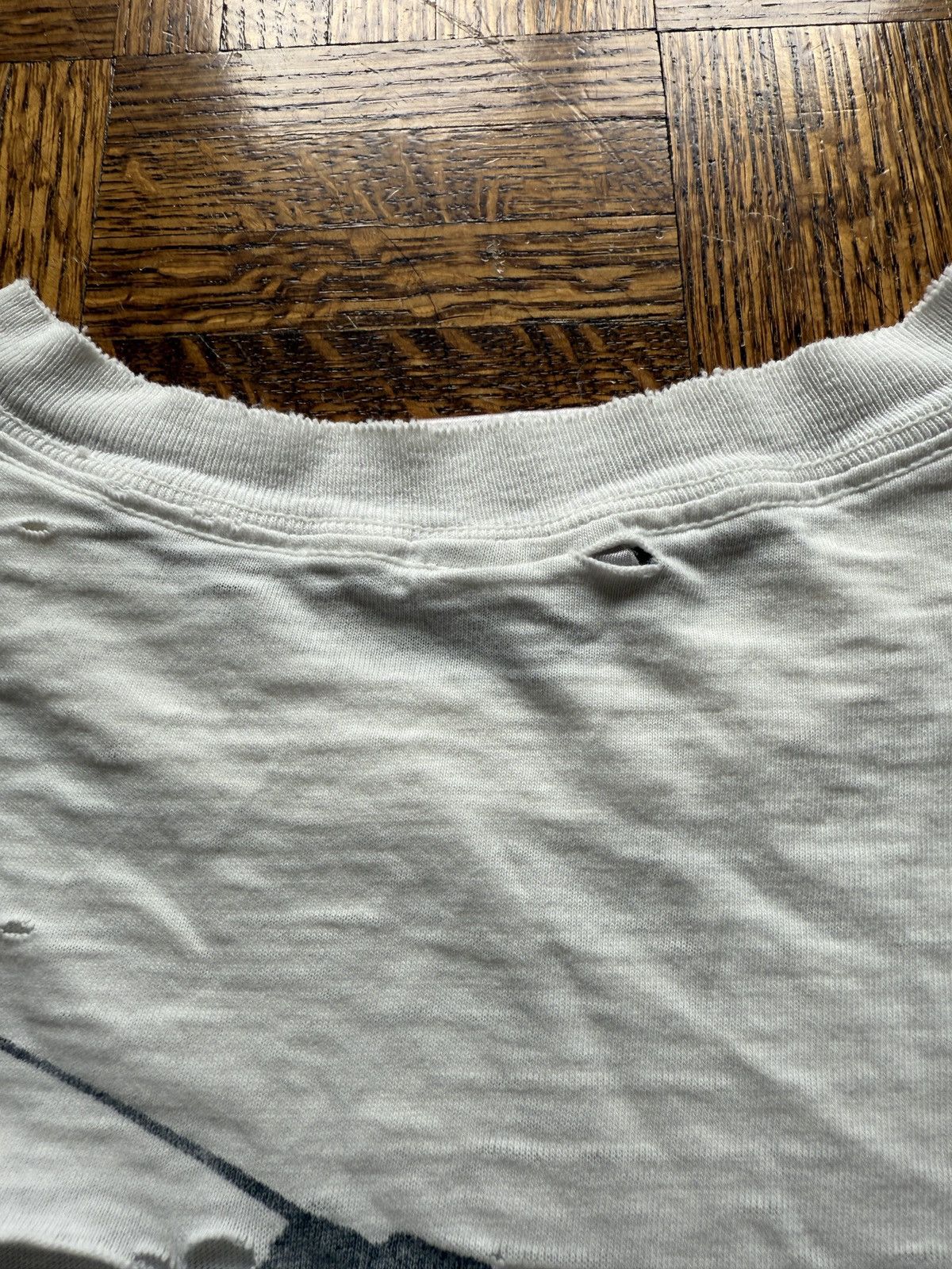 Vintage Vintage 90s Kastle Ski Gear Distressed Graphic Tee Size US XL / EU 56 / 4 - 7 Thumbnail