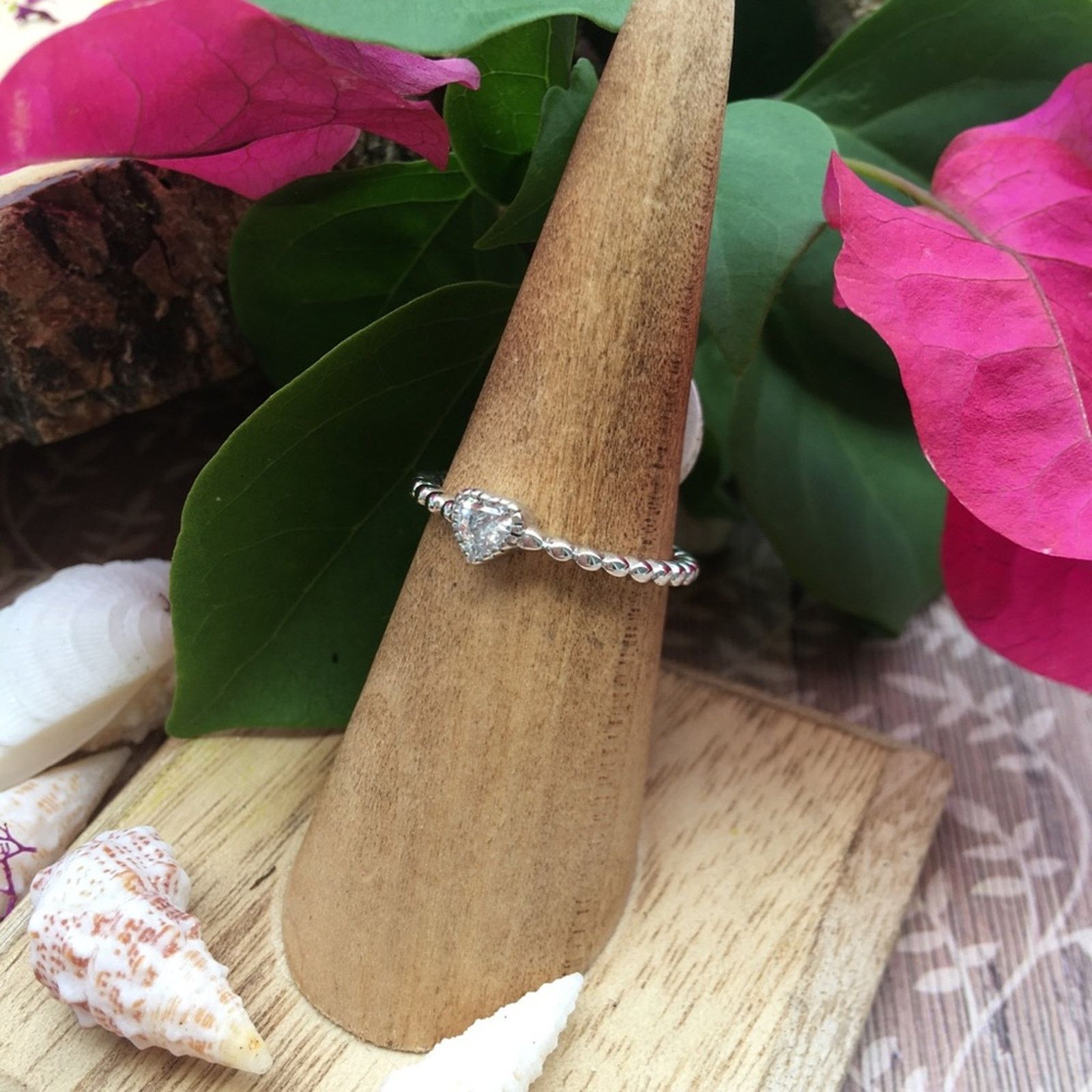 The Unbranded Brand Sterling Silver Beaded Clear Heart CZ Ring Size ONE SIZE - 4 Thumbnail