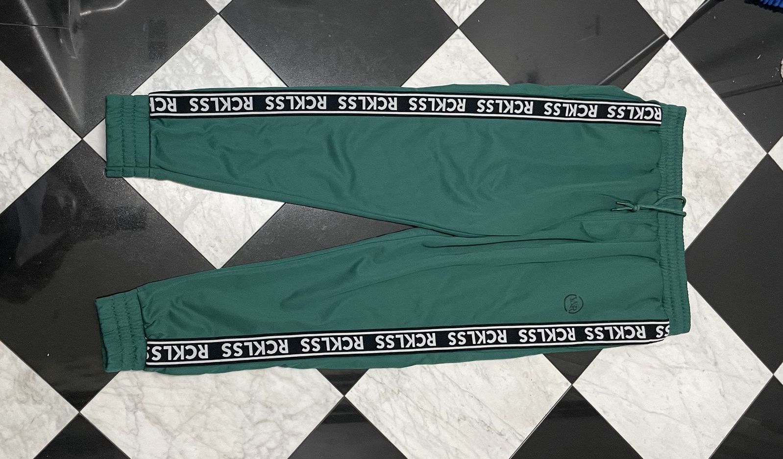 Young And Reckless 🔥 young & reckless sweats Size US 34 / EU 50 - 1 Thumbnail
