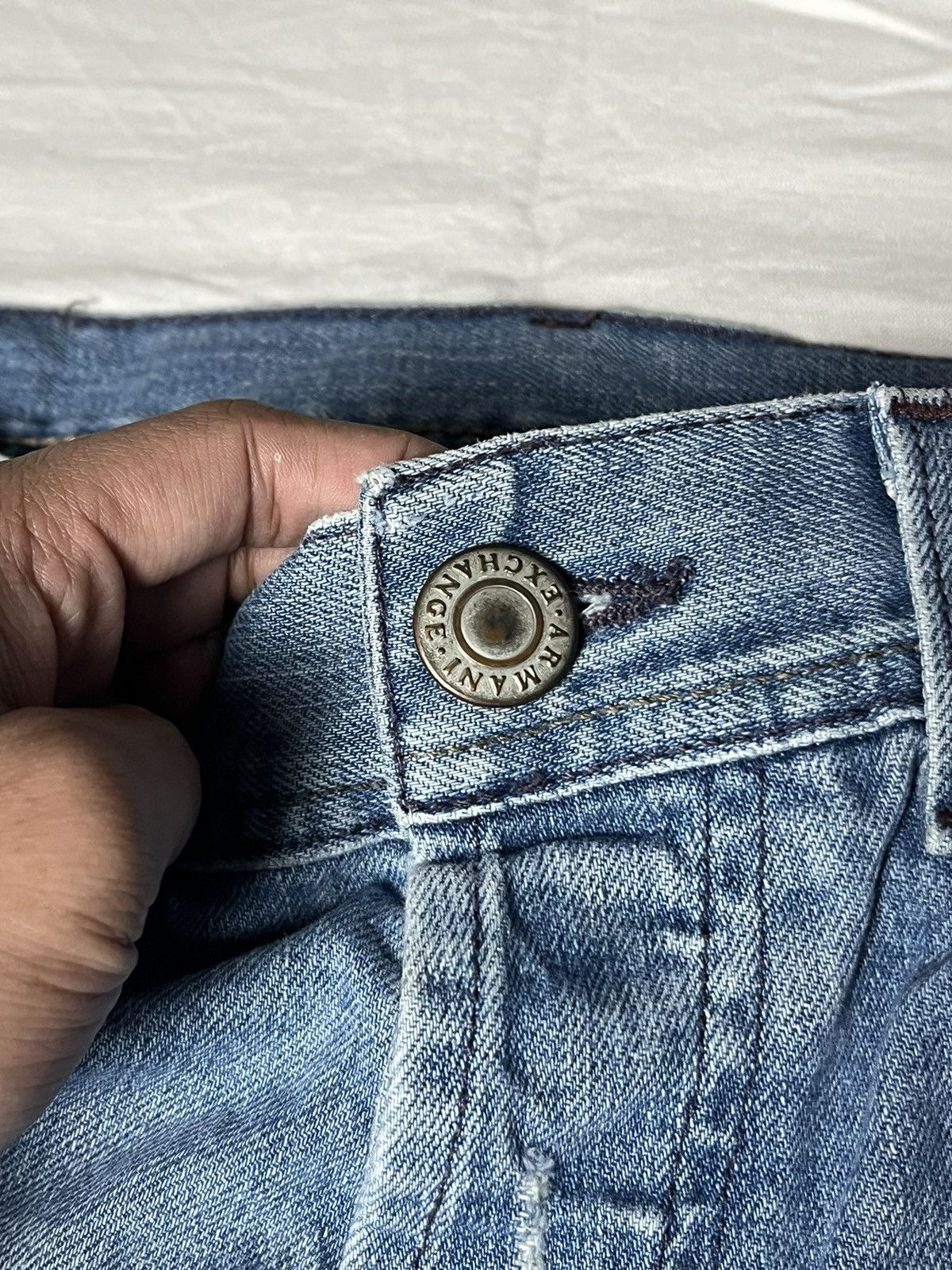 Armani Exchange 32" Armani Exchange Distressed Denim Size US 32 / EU 48 - 13 Thumbnail