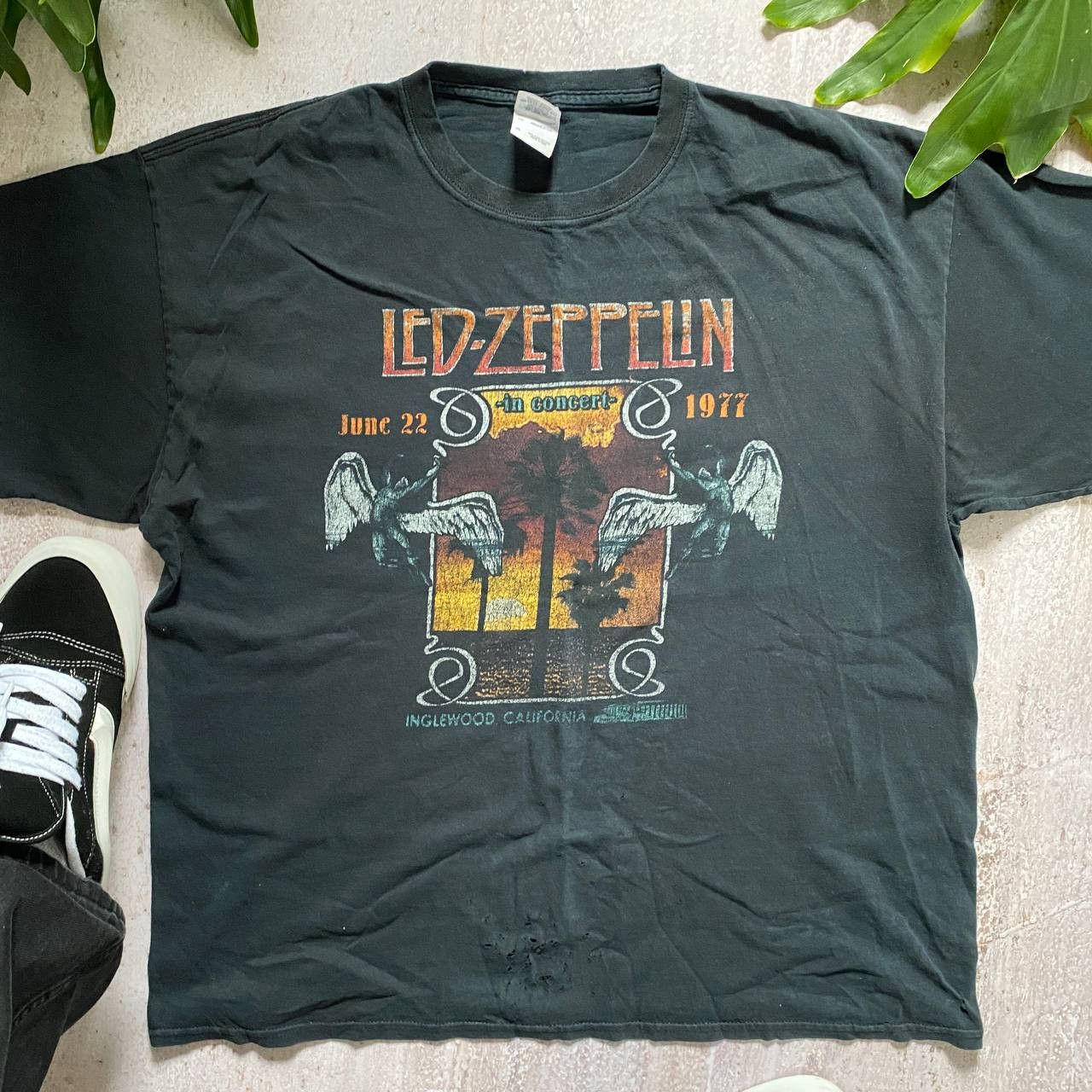 Band Tees VINTAGE Y2K LED ZEPPELIN THRASHED FADED RARE T SHIRT 293 Size US XL / EU 56 / 4 - 2 Thumbnail