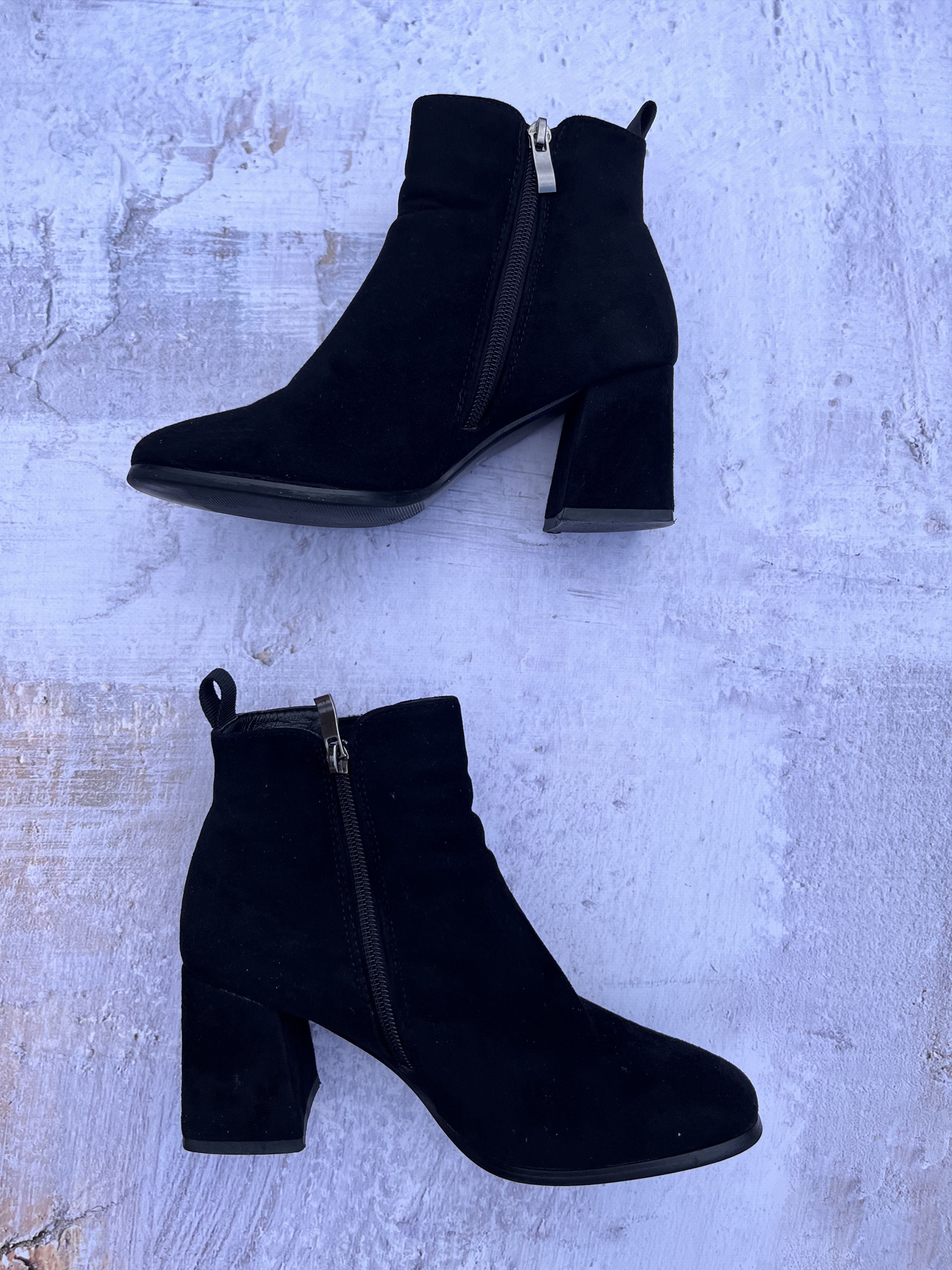 Vintage Vintage Suede Boots Women’s Size 6/EU37 Size US 6 / IT 36 - 2 Thumbnail