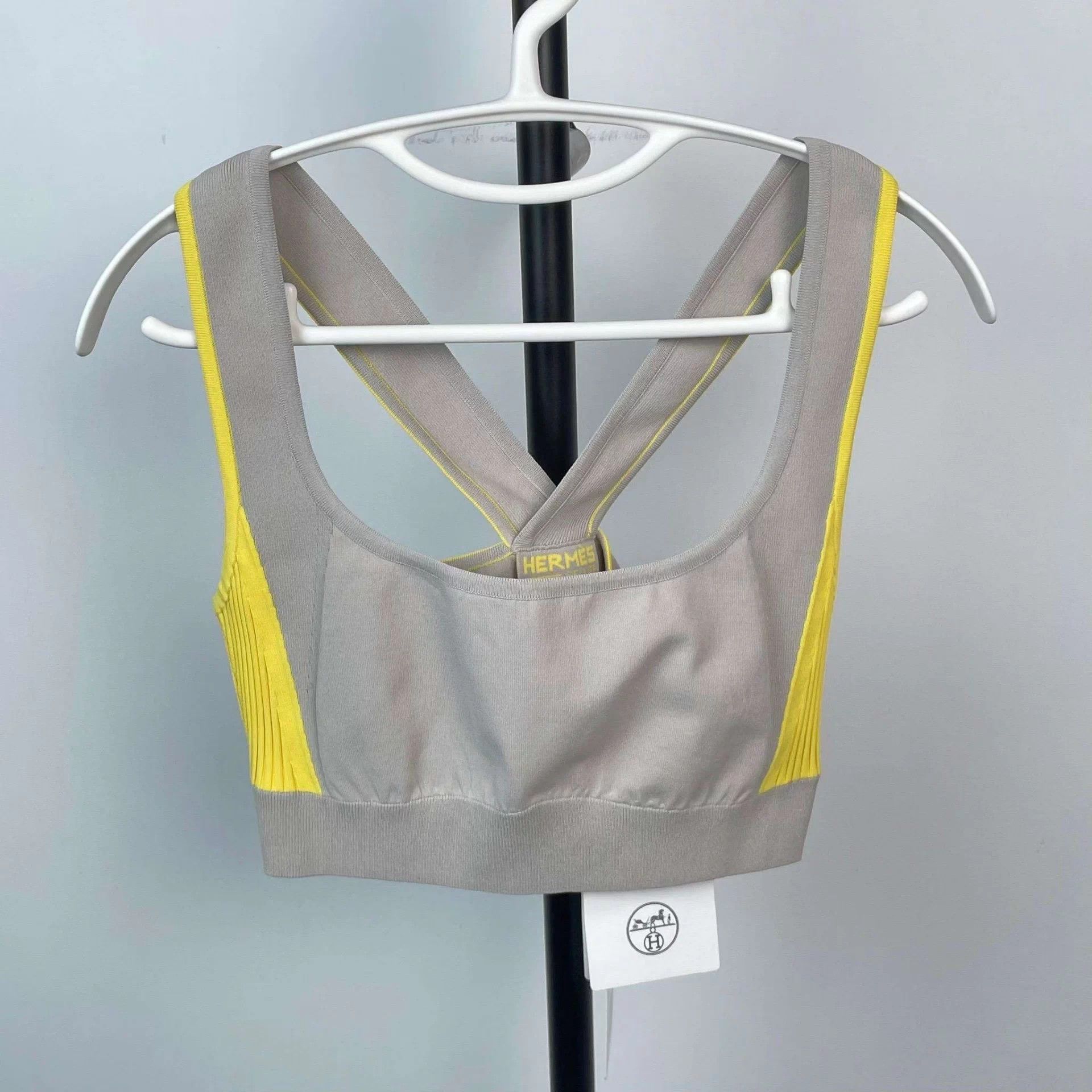 Hermes Hermès Gray M top250819QCMYF05 Size M / US 6-8 / IT 42-44 - 1 Thumbnail