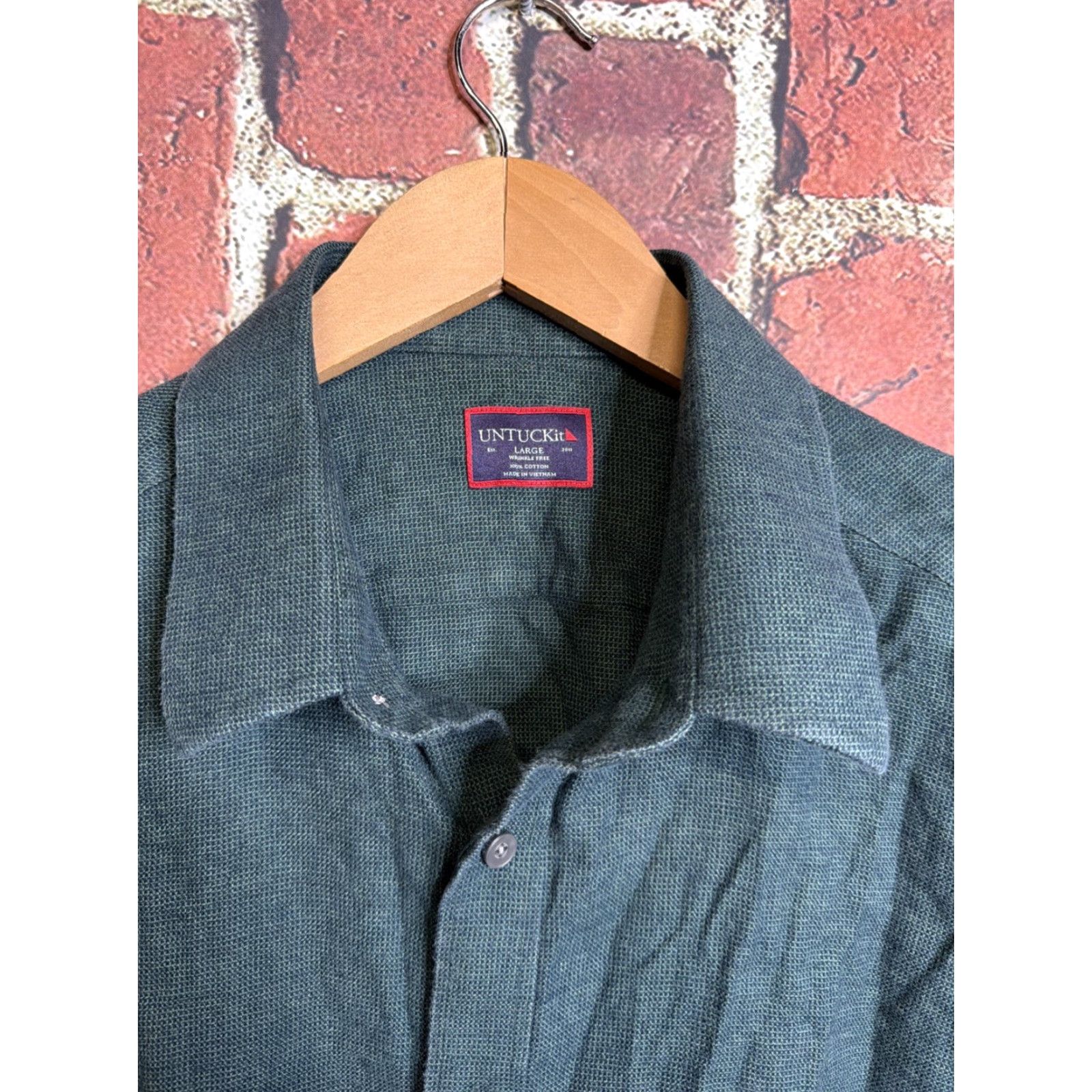 UNTUCKit UNTUCKit Men's Long Sleeve Flannel Button Shirt Large Green Solid Wrinkle Free Relaxed Fit Size US L / EU 52-54 / 3 - 2 Thumbnail