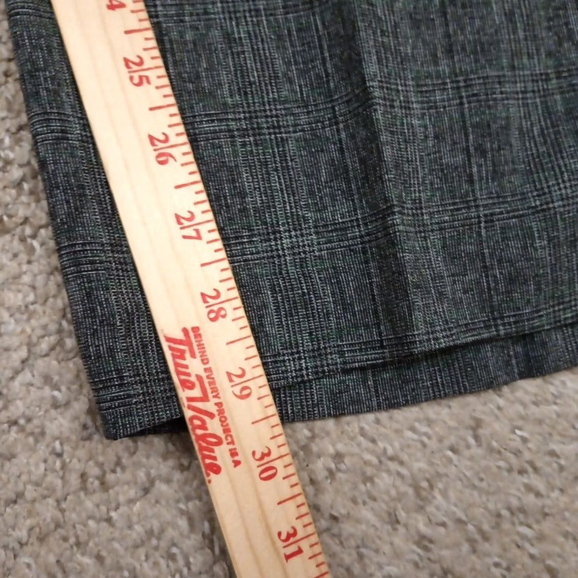 Kasper Kasper Dress Pants Womens Size 16 Gray Plaid Polyester Lined 38x29 High Rise Straight Front Style Dress Pants Womens Mens? Size 38" / US 16 / IT 52 - 7 Thumbnail