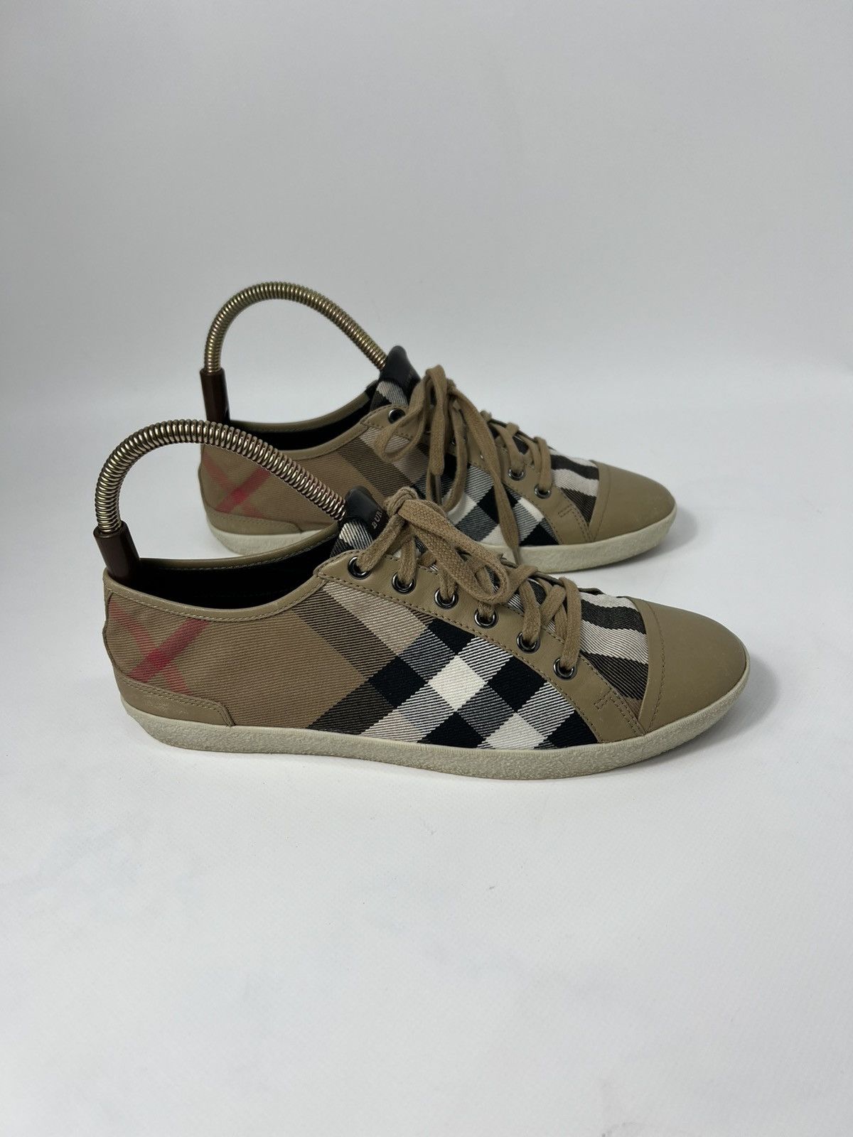 Burberry Vintage luxury Burberry Nova Check Sneaker Shoes Size 40 Size US 10 / IT 40 - 1 Thumbnail