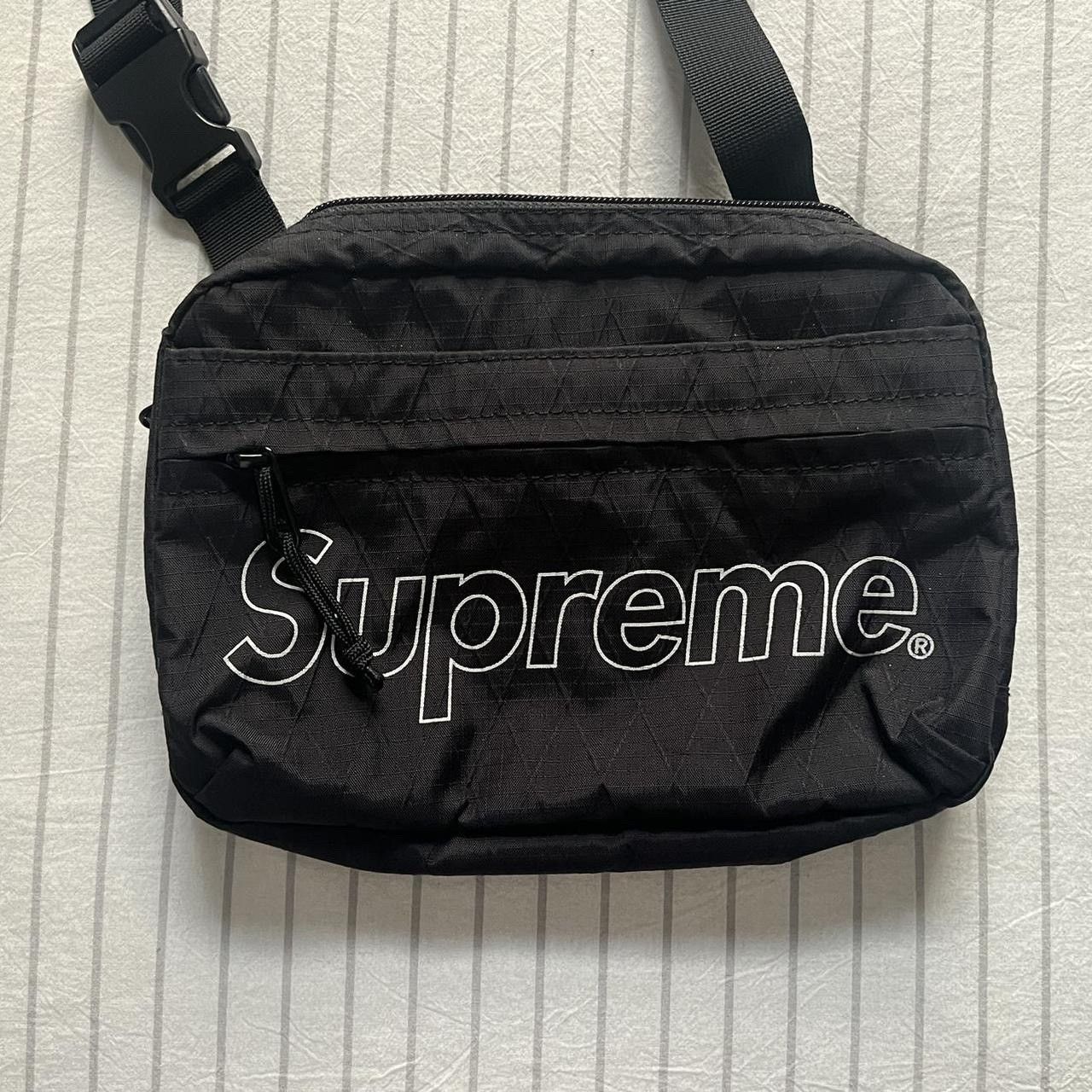 Supreme FW18 shoulder bag black SOLD