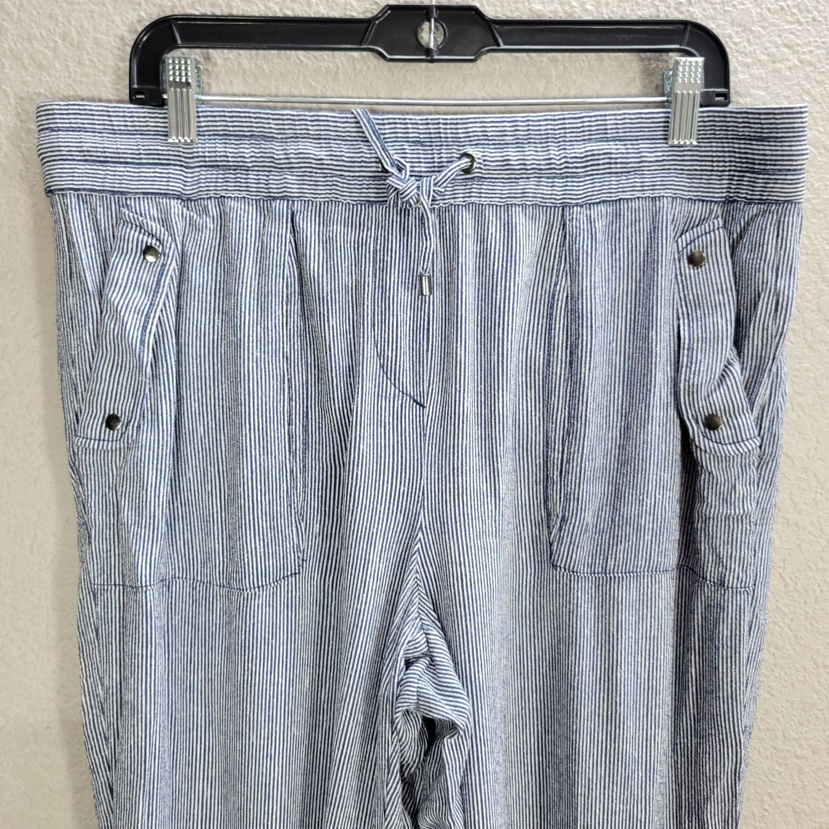 Vintage Blue Earth Cropped Pants Shirt Womens L Blue Pinstripe Drawstring Rayon Gathered 20in Inseam 3/4 Length N/A Size 36" / US 14 / IT 50 - 4 Thumbnail
