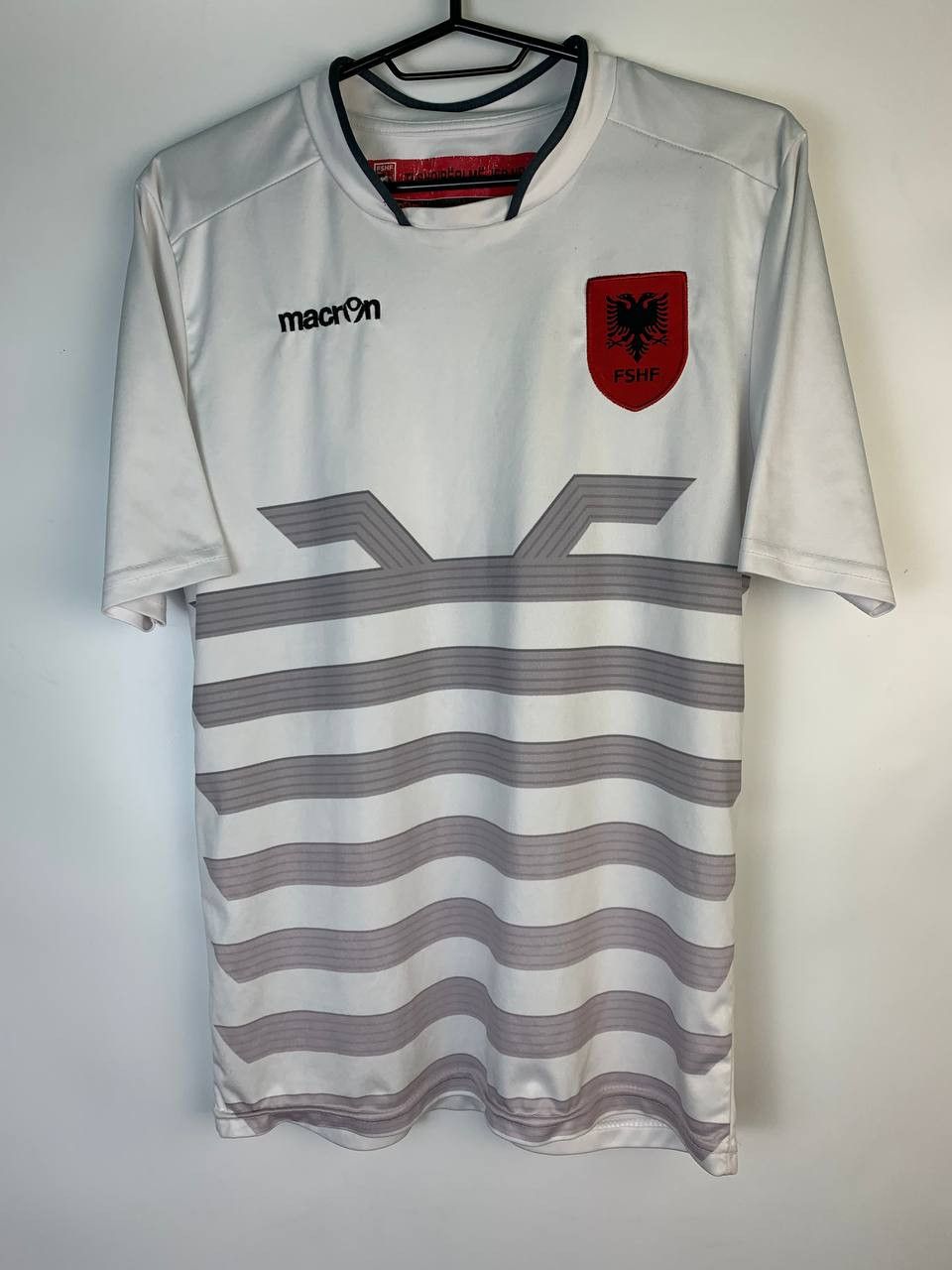 Macron ALBANIA NATIONAL 2016/2017 SOCCER FOOTBALL SHIRT JERSEY Size US XS / EU 42 / 0 - 1 Thumbnail