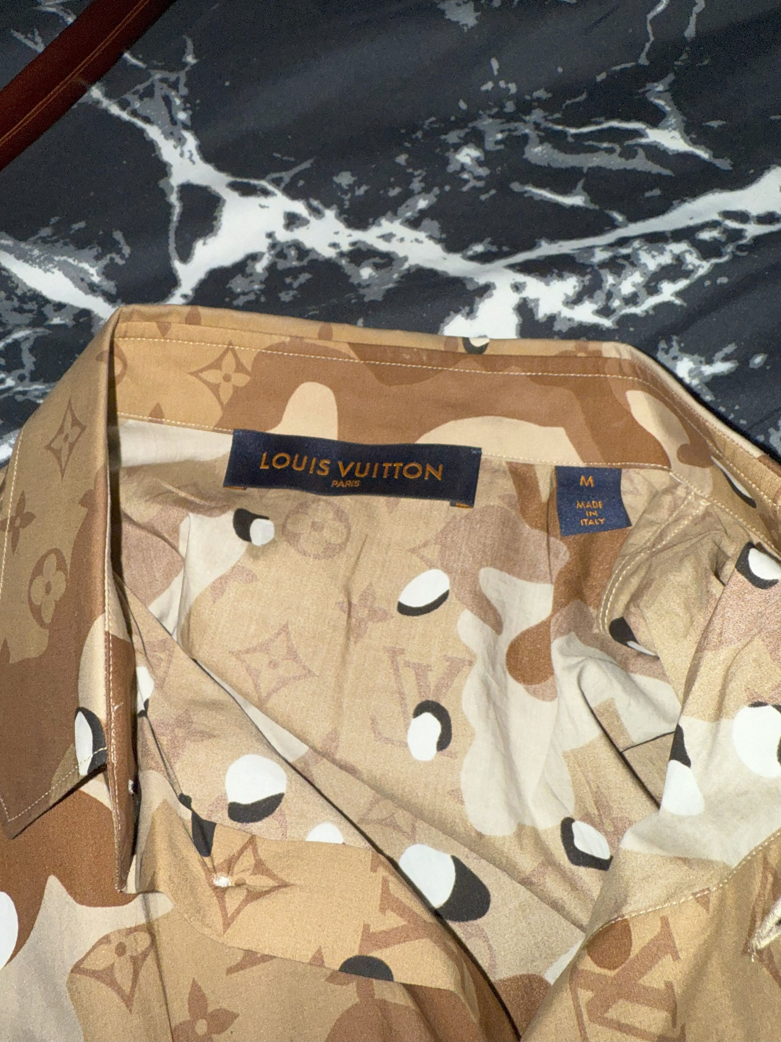Louis Vuitton Louis Vuttion Camo Long Sleeve (M) Size US M / EU 48-50 / 2 - 2 Thumbnail
