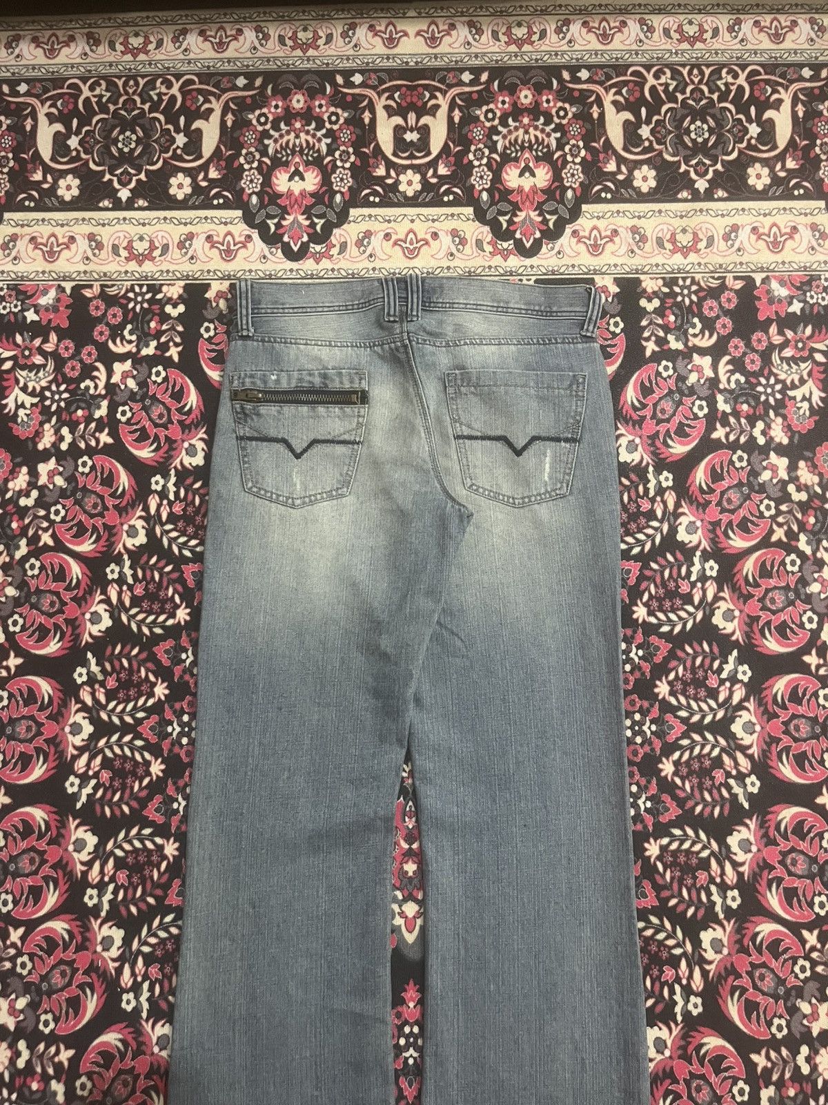 A$AP Rocky × Guess Vintage Guess Dark Grey Washed Whisker Distressed Flare Jean Size US 30 / EU 46 - 6 Thumbnail