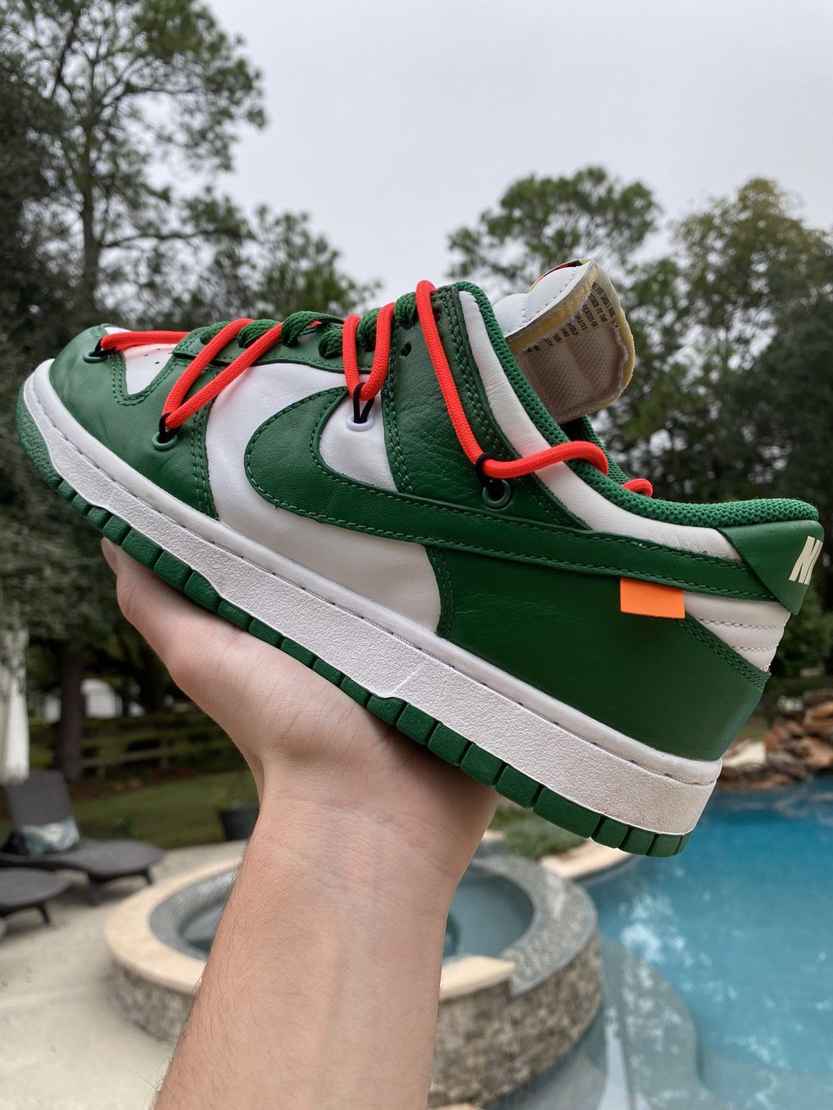 Nike dunk low off white