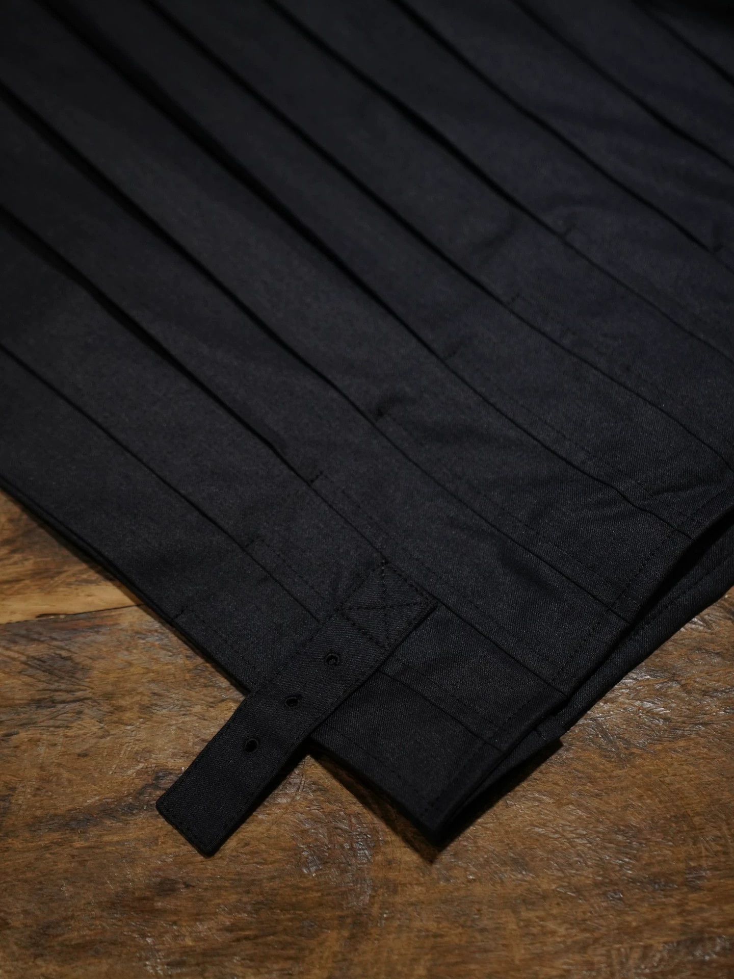 Comme des Garcons CDG Vintage Wool Pleated Asymmetric Skirt Size 26" / US 2 / IT 38 - 3 Thumbnail