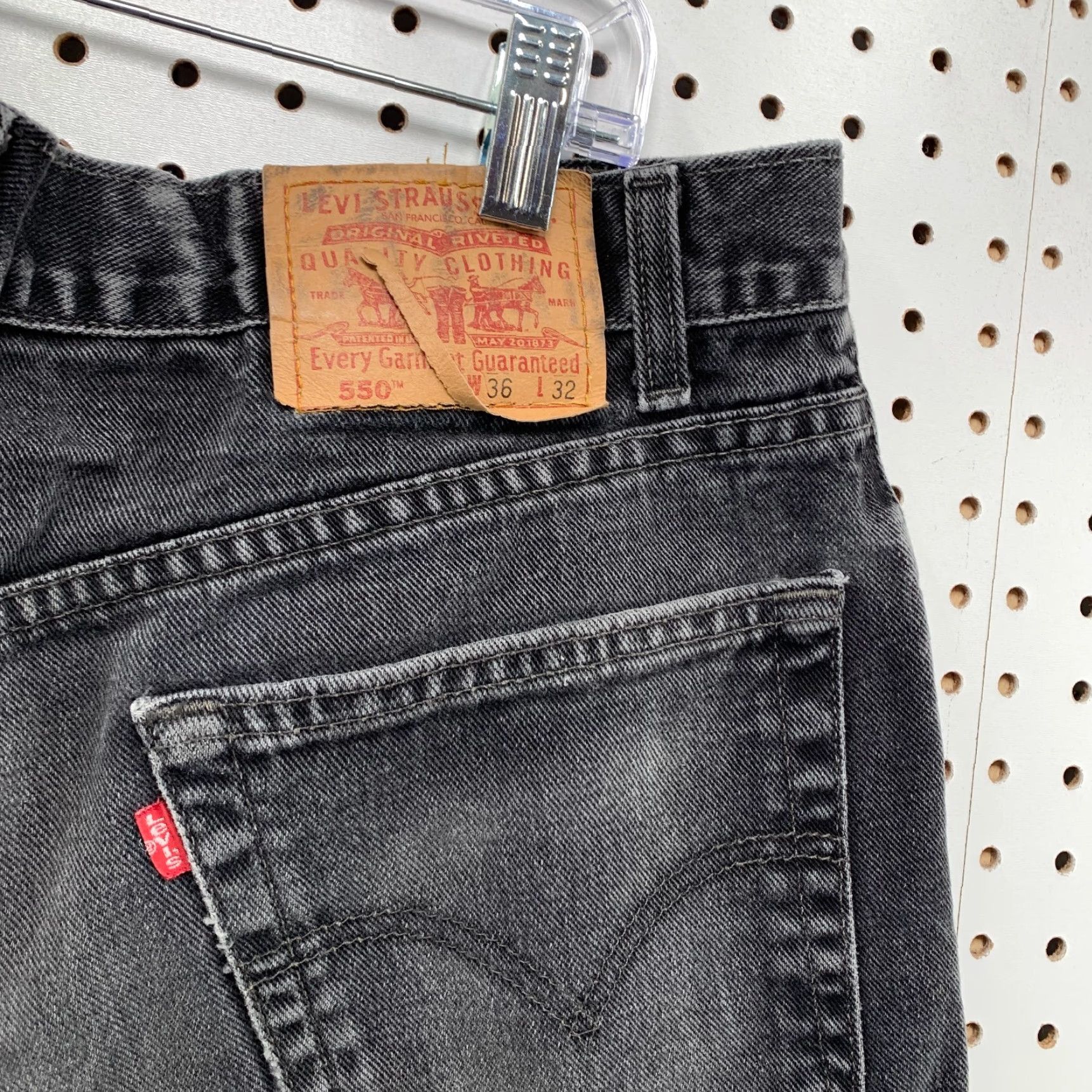 Levi's VINTAGE Levi's 550 Blac Denim Jeans Mens 36x32 Relaxed Straight 90s 35x30 Blue Denim 550 Jeans Mens Straight 90s Levi's Size US 36 / EU 52 - 6 Thumbnail