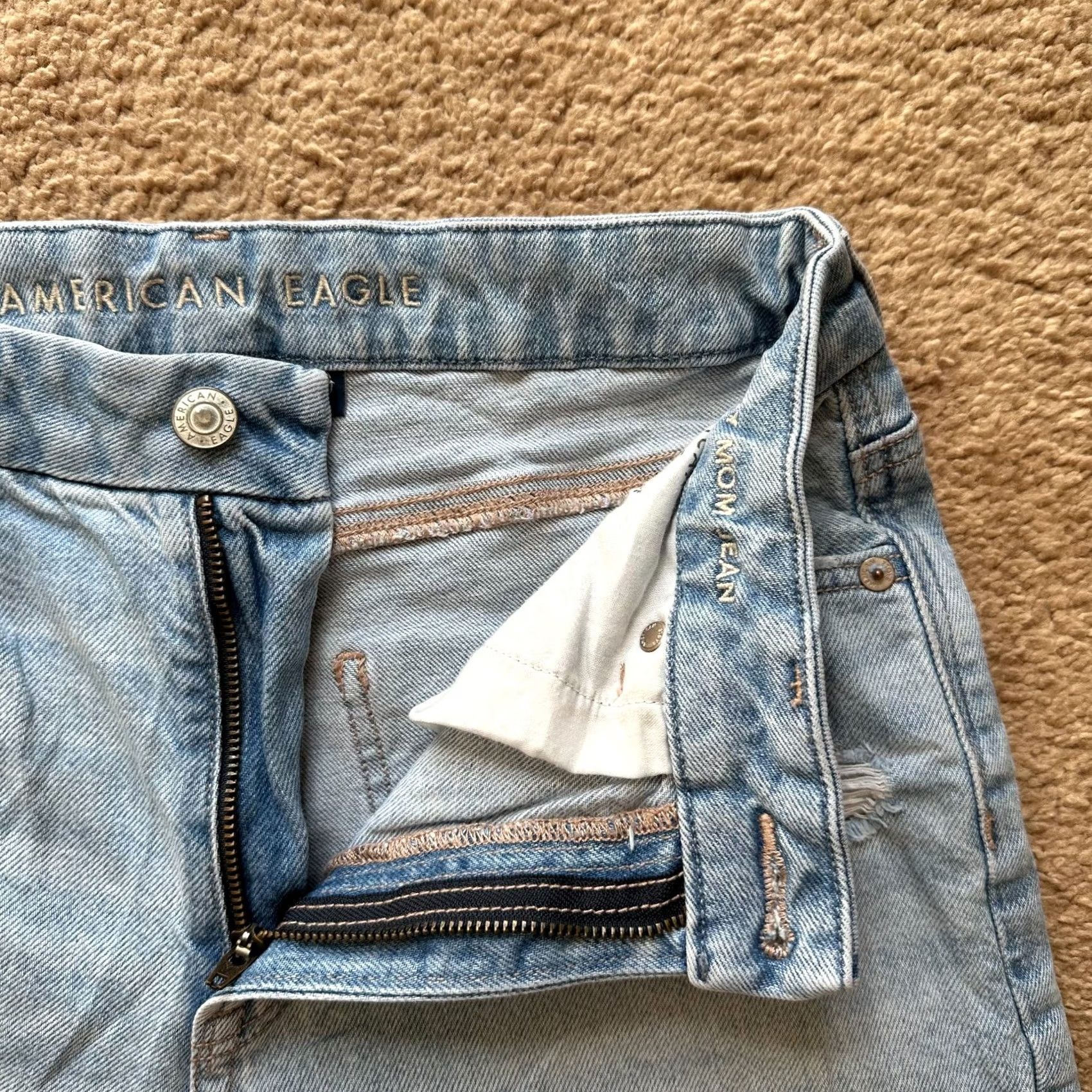 American Eagle Outfitters American Eagle Jeans Womens 6 Mom Jean Distressed Mid Rise Blue Size 28" / US 6 / IT 42 - 4 Thumbnail