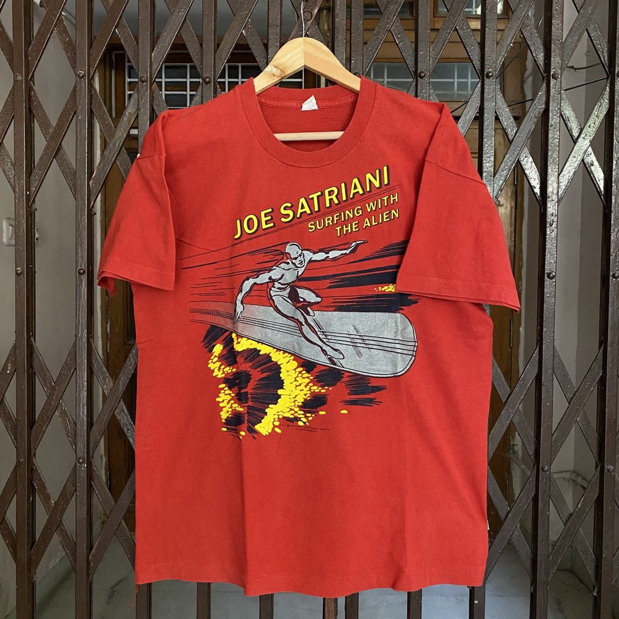 Marvel Comics Vintage 1988 Joe Satriani Surfing with the Alien T shirt Size US L / EU 52-54 / 3 - 1 Thumbnail