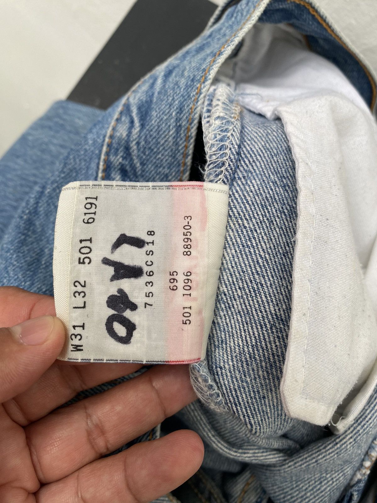 Levi's × Levi's Vintage Clothing × Vintage size 31x32 vintage levi's 501 90s made in USA Size US 31 - 8 Thumbnail