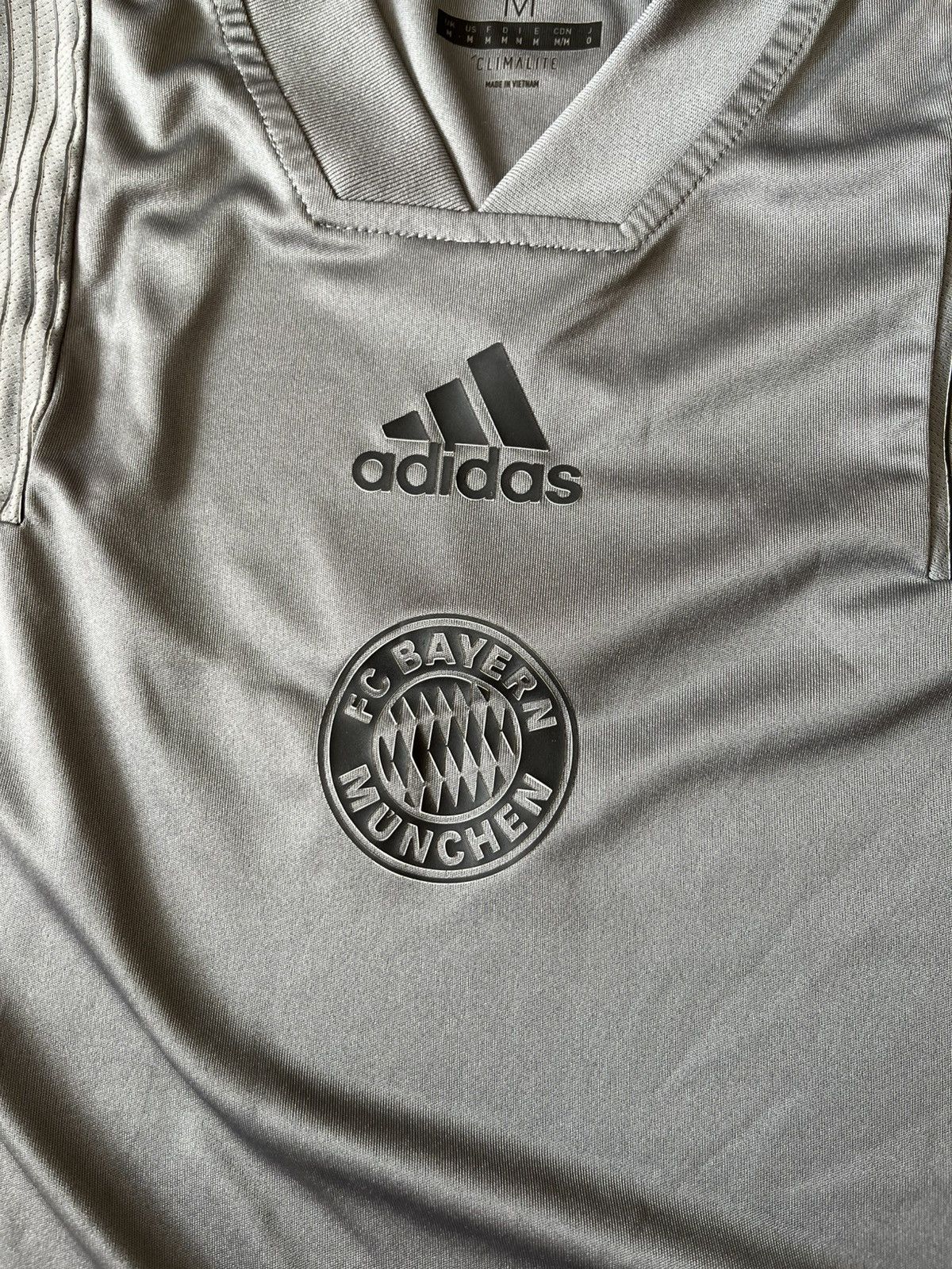 Adidas Adidas 2018-19 Bayern Munich jersey Sample Size US M / EU 48-50 / 2 - 6 Thumbnail