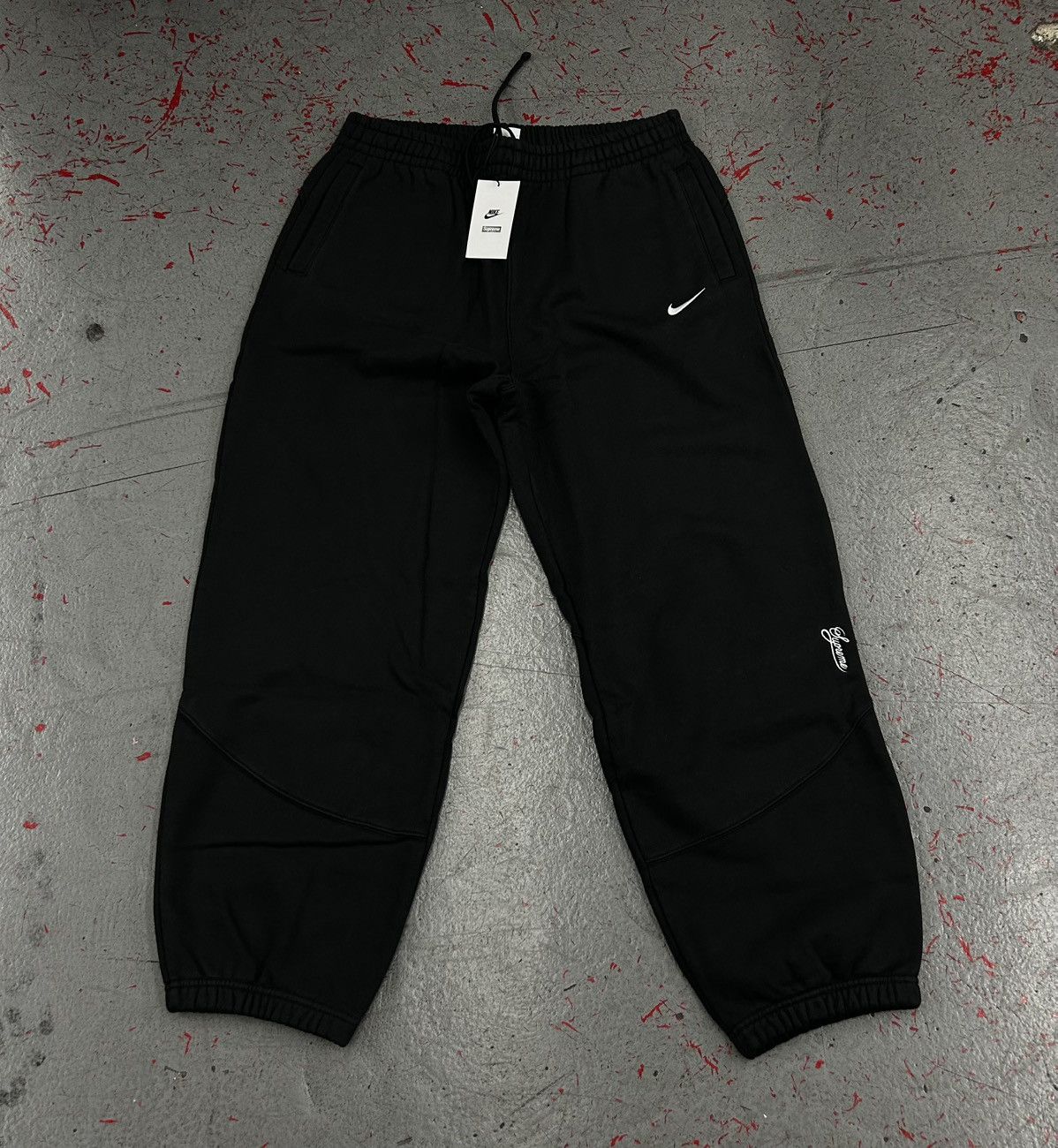 Nike × Supreme Supreme Nike Air Max Sweatpants Size Large NEW Size US 34 / EU 50 - 4 Thumbnail
