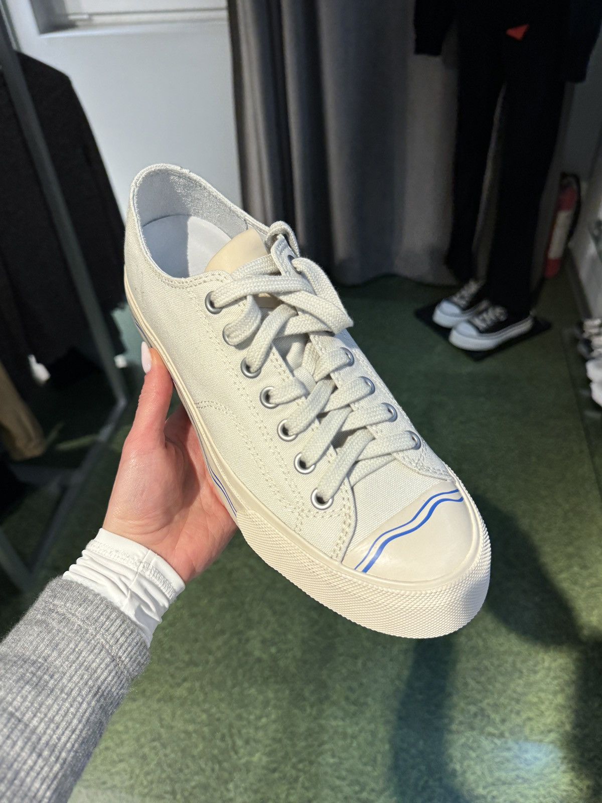 Visvim Last Size Visvim White Seeger Lo Wave-Print Sneakers Size US 10 / EU 43 - 2 Thumbnail