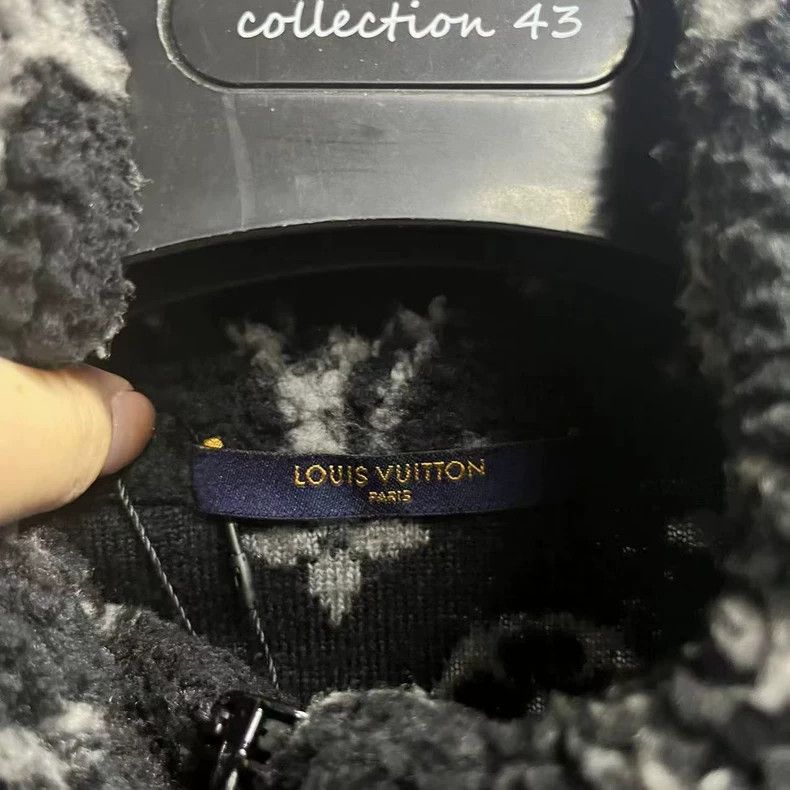 Louis Vuitton Louis Vuitton Black full-print jacquard polar fleece jacke Size US M / EU 48-50 / 2 - 2 Thumbnail