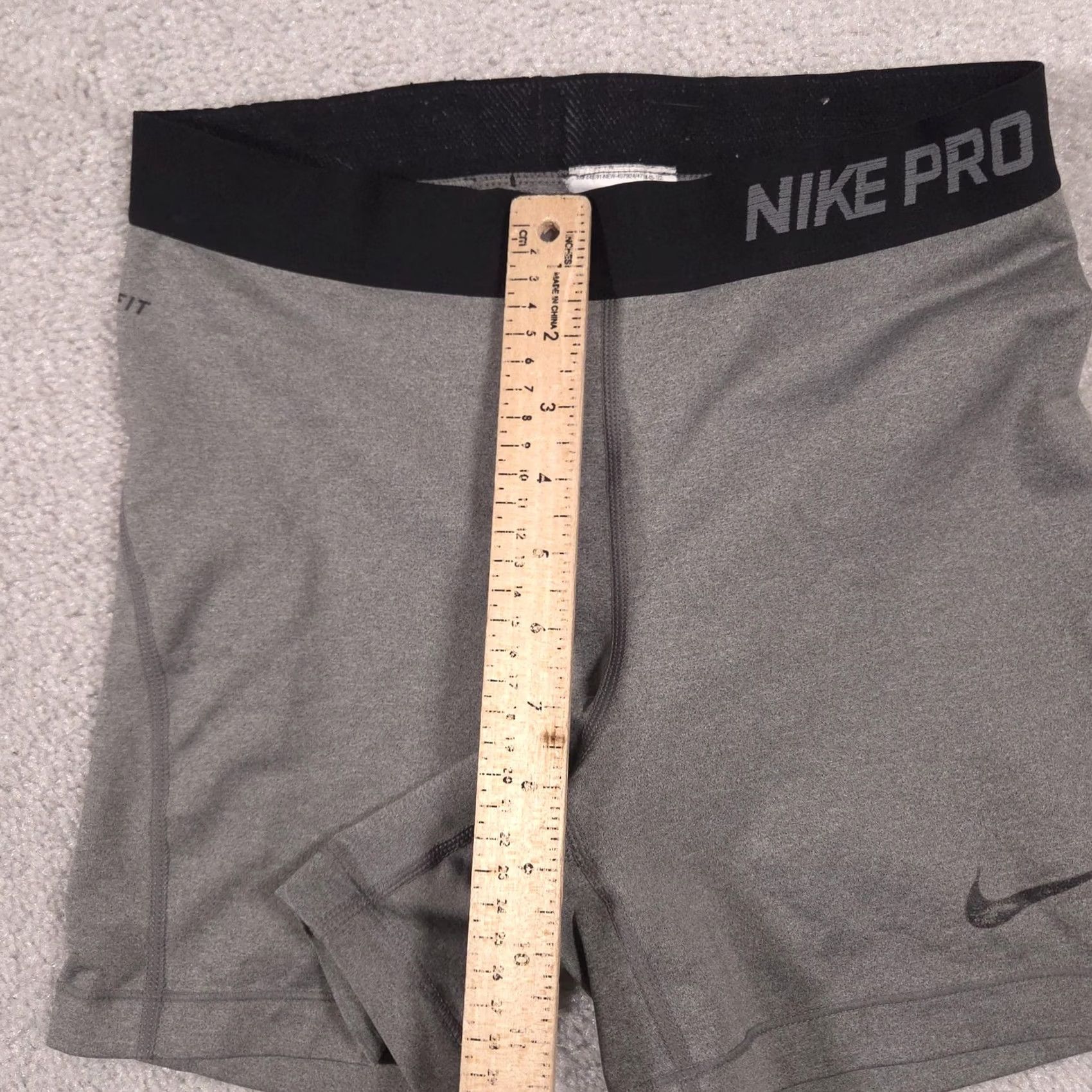 Nike Nike Pro Compression Shorts Womens Medium Gray Dri-FIT Training Running Size 32" / US 10 / IT 46 - 7 Thumbnail