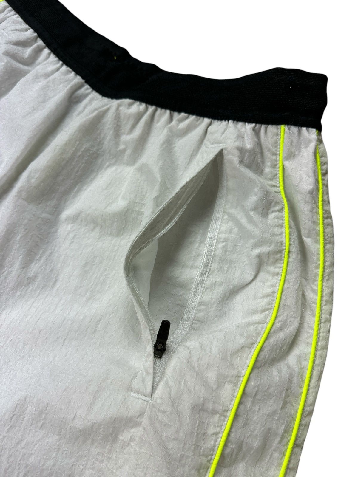 Nike Nike DNA Nylon Drill Shorts Reflective Logo Swoosh Size US 30 / EU 46 - 6 Thumbnail