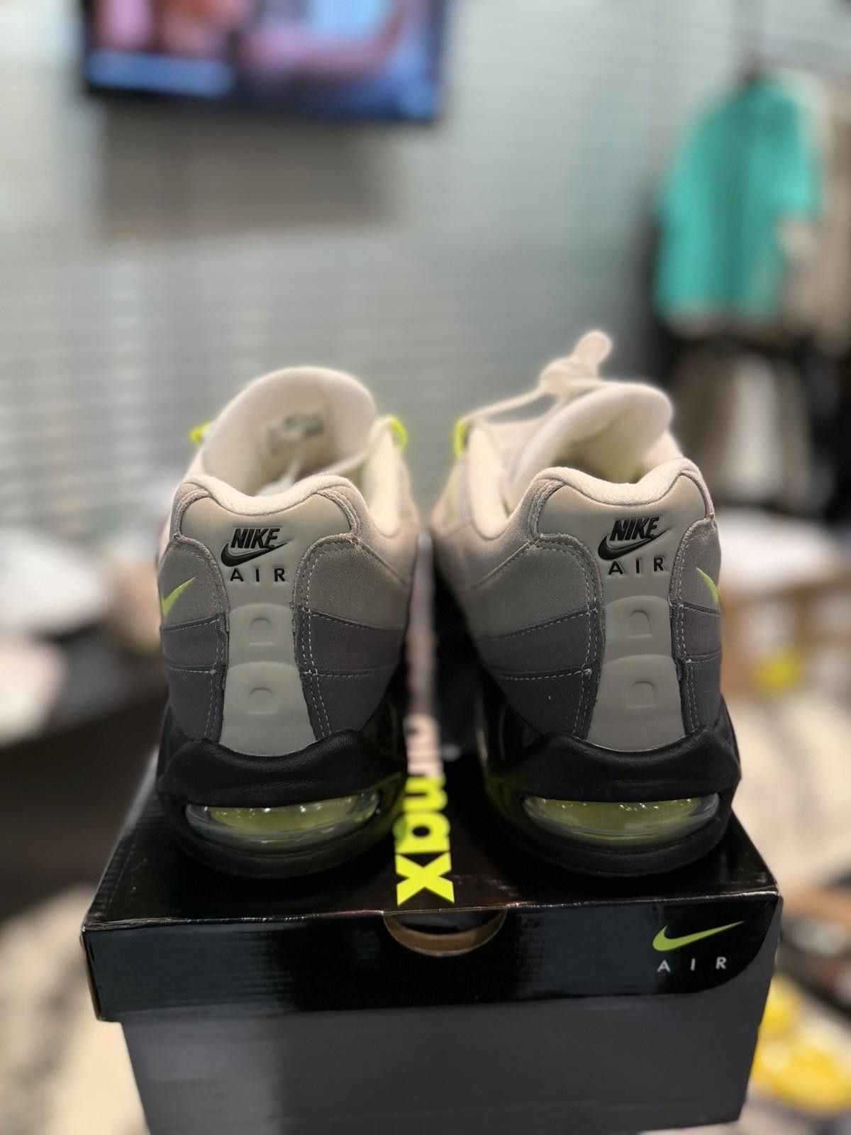 Nike Size 13 - Nike Air Max 95 OG 2025/2026 Neon (HM4740 001) Size US 13 / EU 46 - 5 Thumbnail