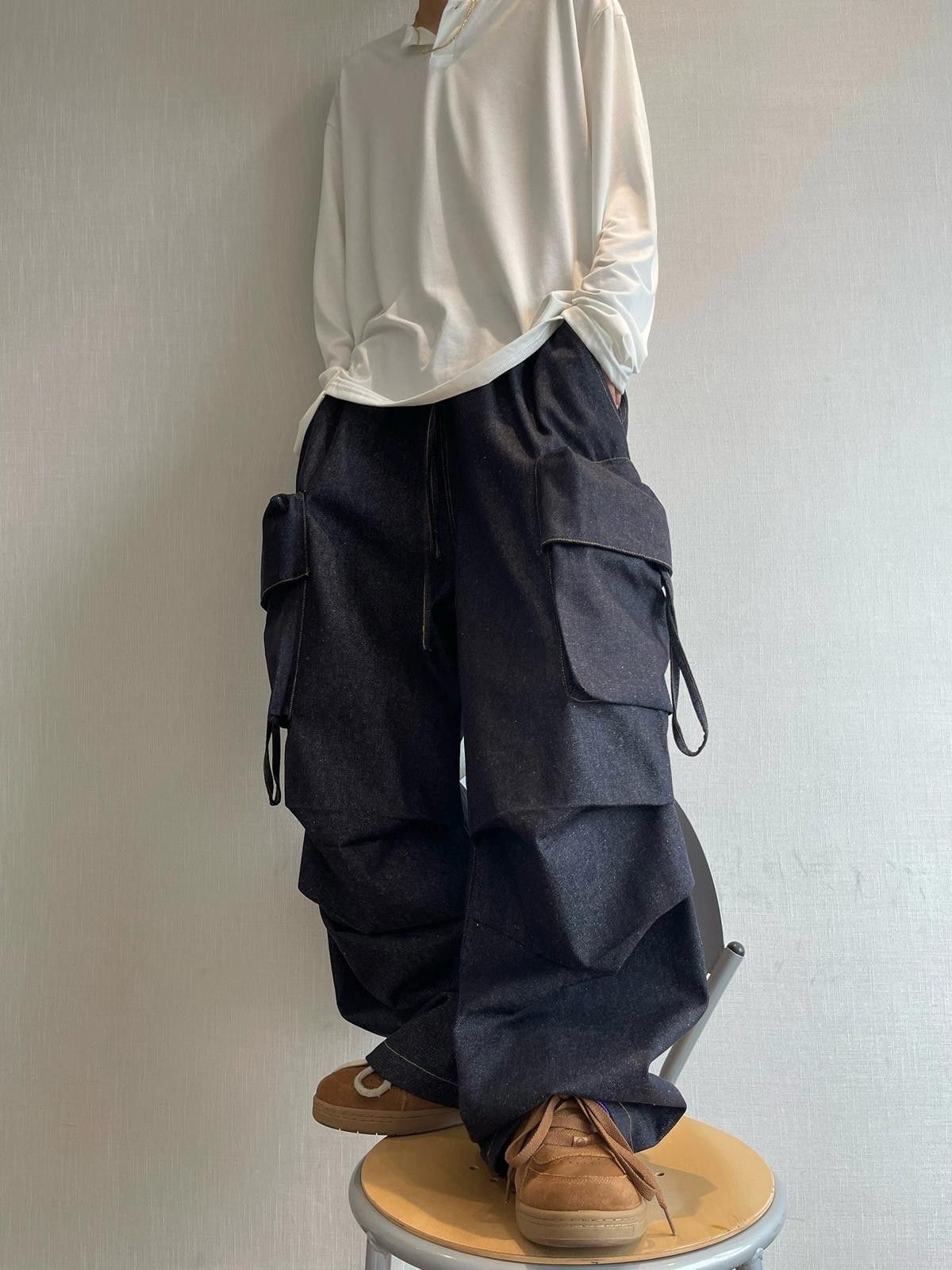 Vintage Ultra-Baggy Men's Cargo Jeans with Oversized Pockets Size US 32 / EU 48 - 5 Thumbnail