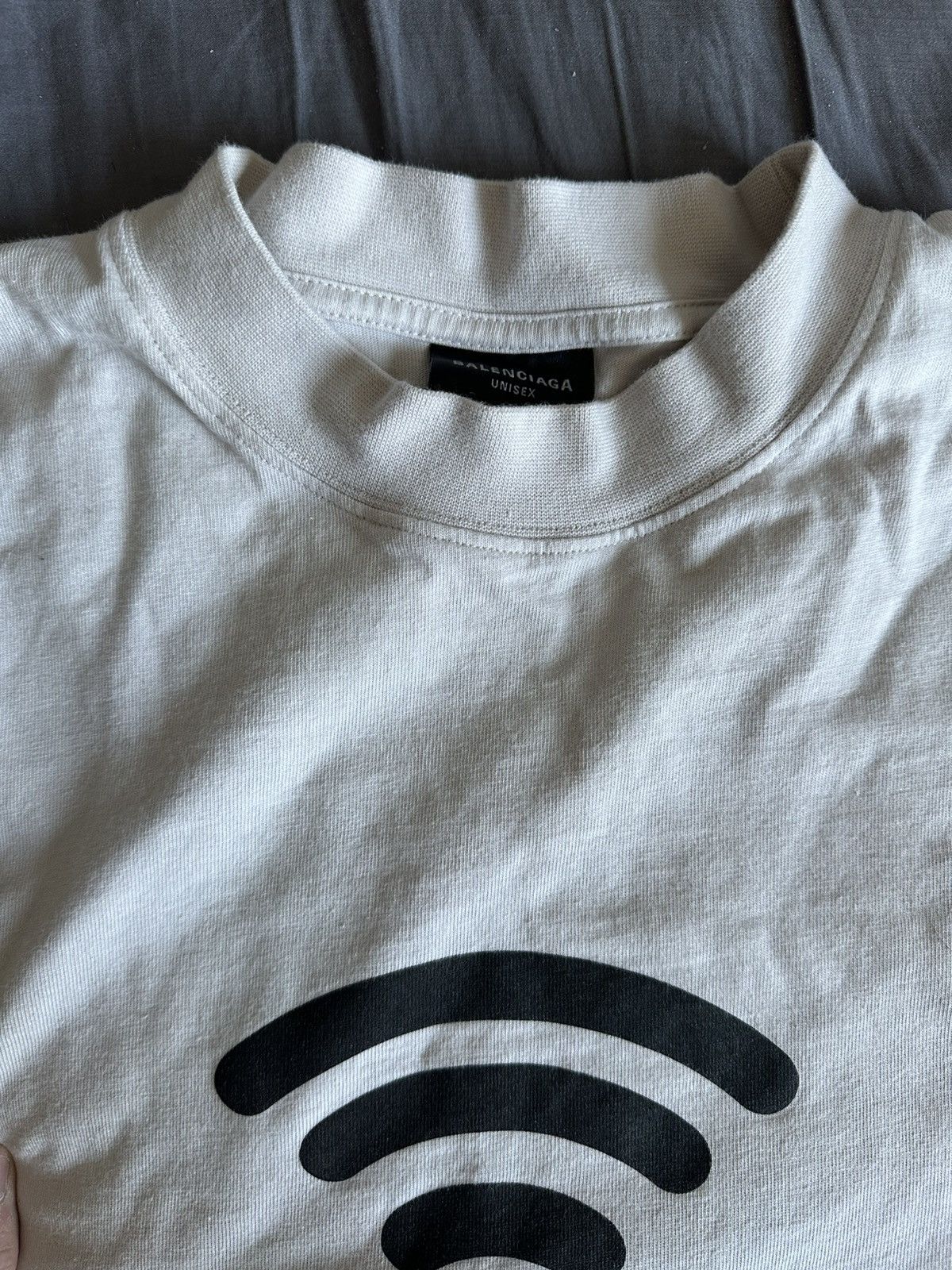 Balenciaga BALENCIAGA LOVE WIFI HEART LOGO TEE – WHITE – SIZE M Size US M / EU 48-50 / 2 - 7 Thumbnail