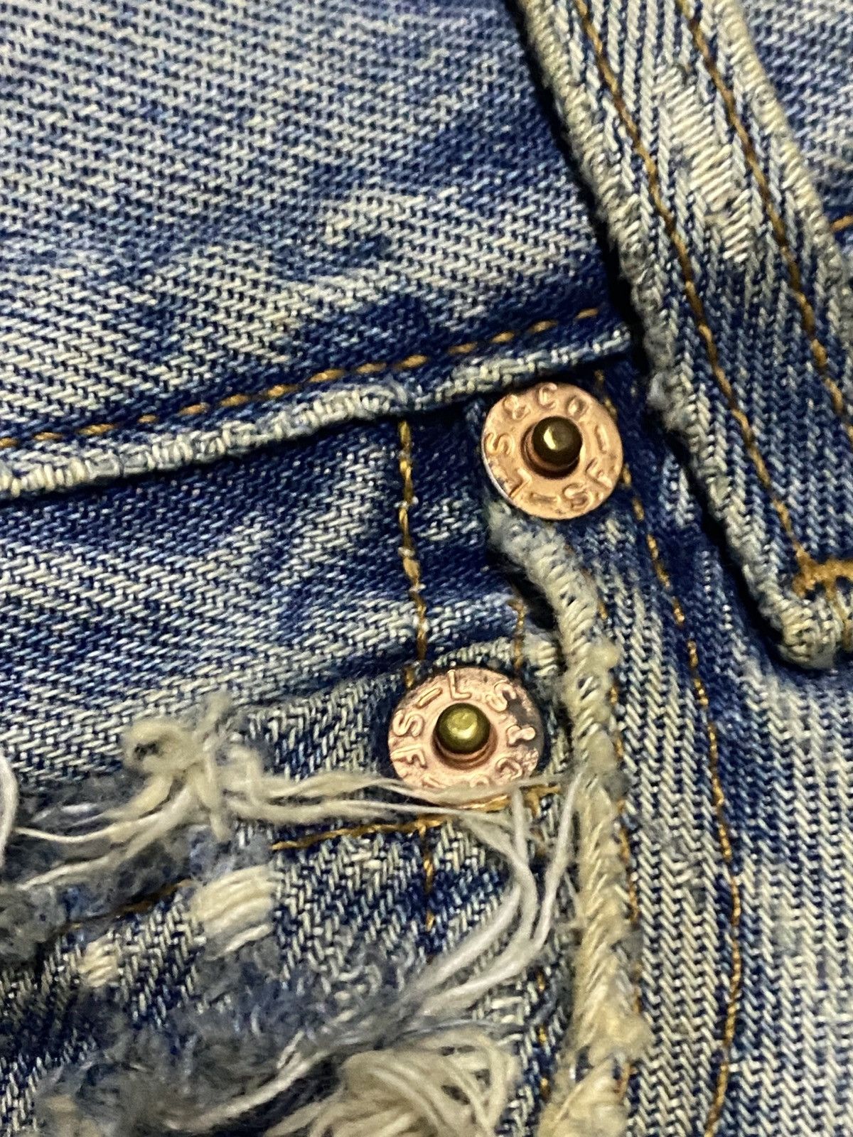 Levi's Vintage Clothing Vintage Levis 501 90s Grunge ButtonFly Distressed Jeans Size US 30 / EU 46 - 11 Thumbnail