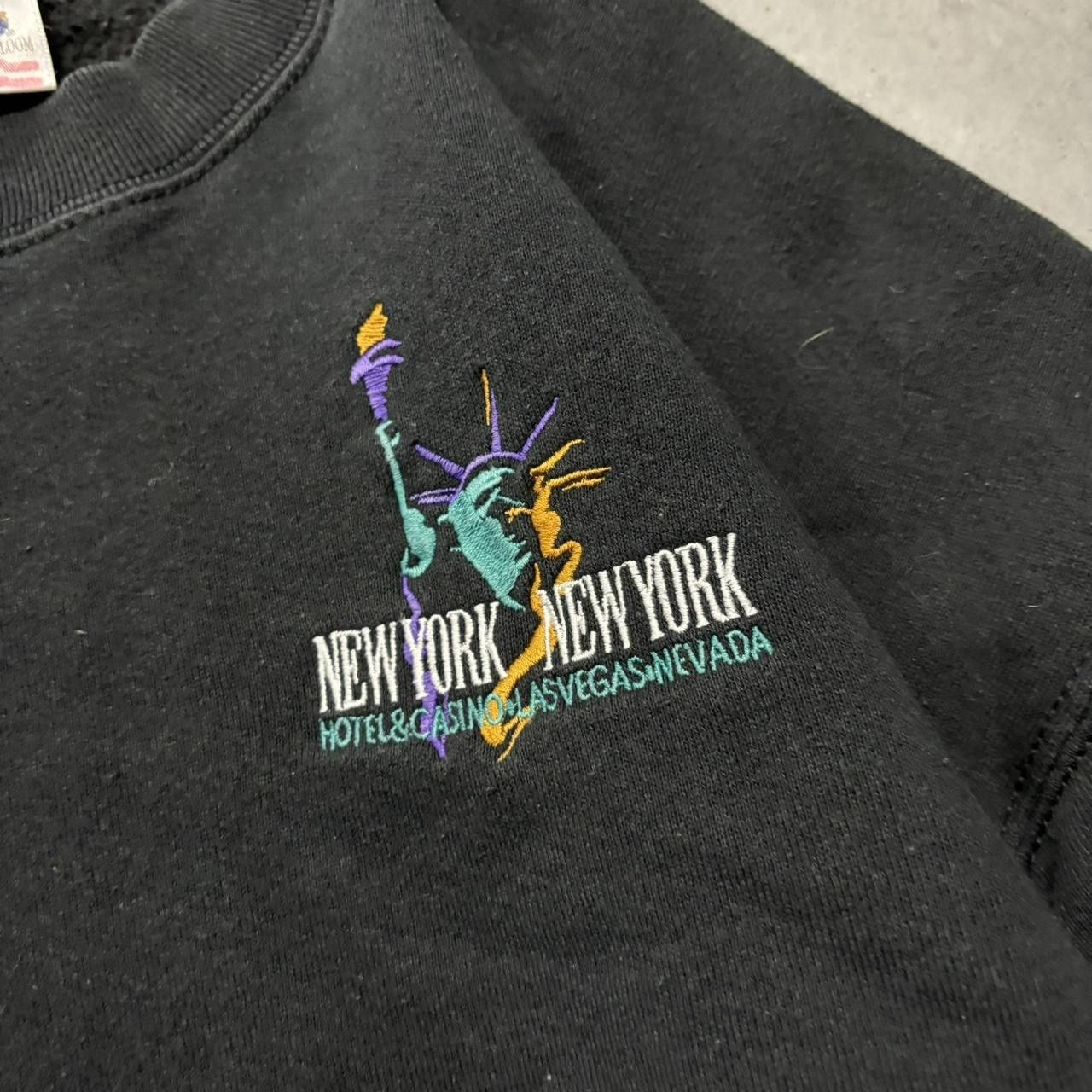 Japanese Brand × Vintage Crazy Vintage 90s Black New York Embroidered Essential Crewneck! Size US L / EU 52-54 / 3 - 3 Thumbnail