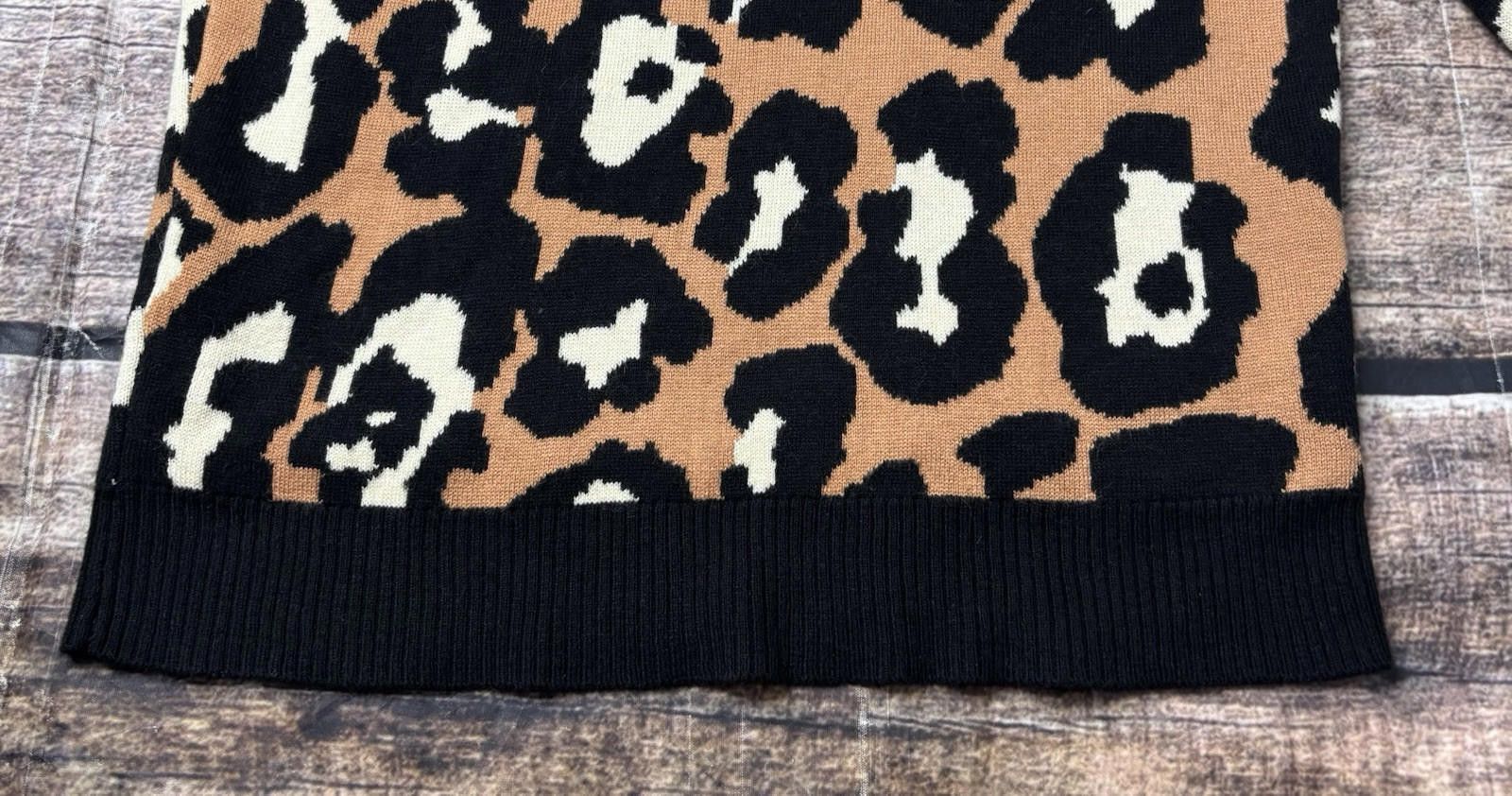 Saks Fifth Avenue Saks Fifth Avenue Sweater Women Small P Leopard Rabbit Hair Size S / US 4 / IT 40 - 7 Thumbnail