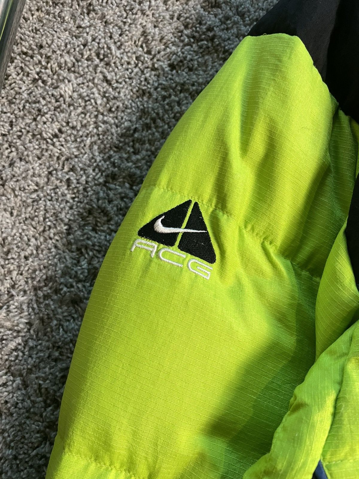 Nike ACG Vintage Nike ACG Green Neon Puffer Jacket Size US L / EU 52-54 / 3 - 4 Thumbnail